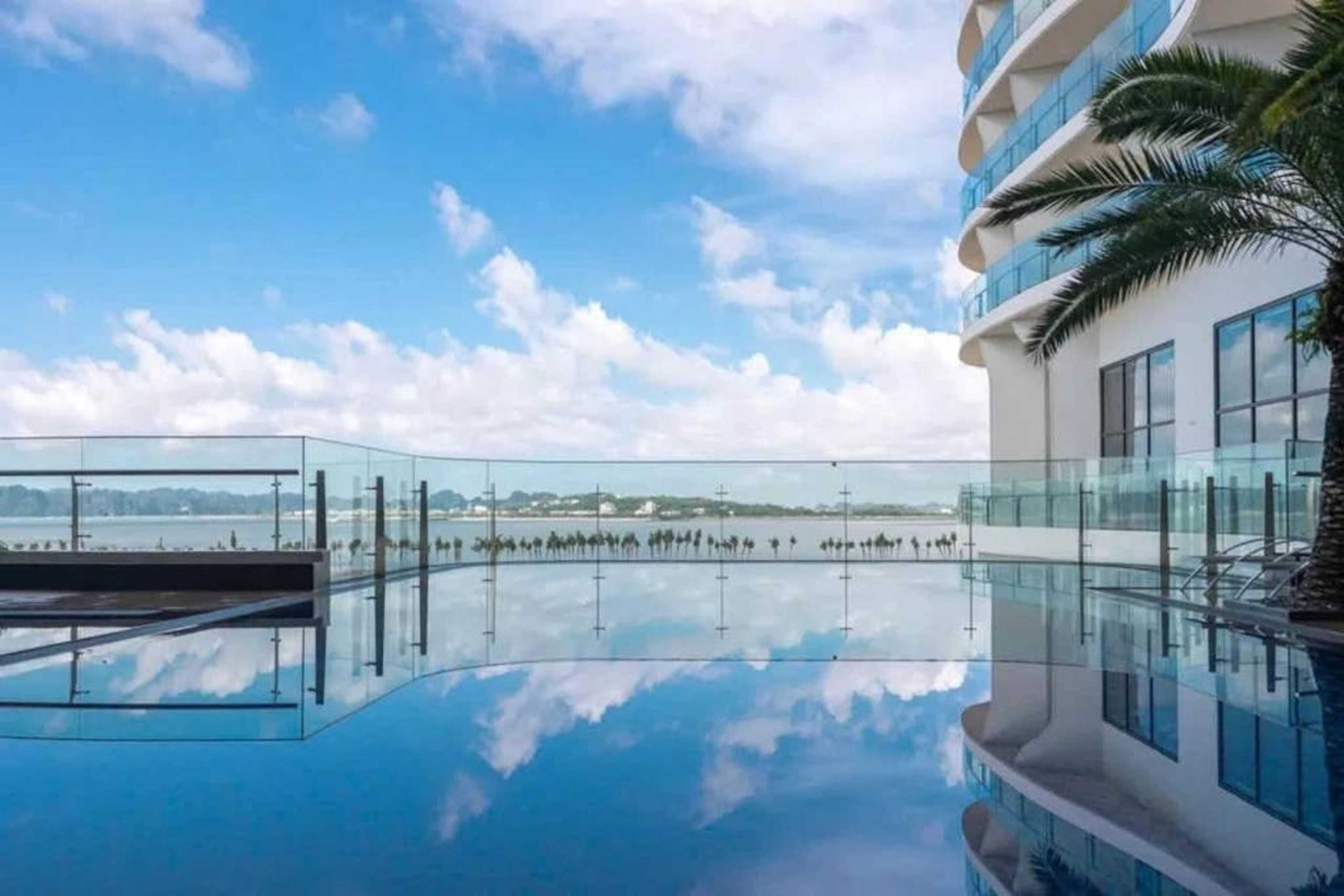 The Azure Duplex - Stunning Bay View - Citadines Ha Long - Hình 7