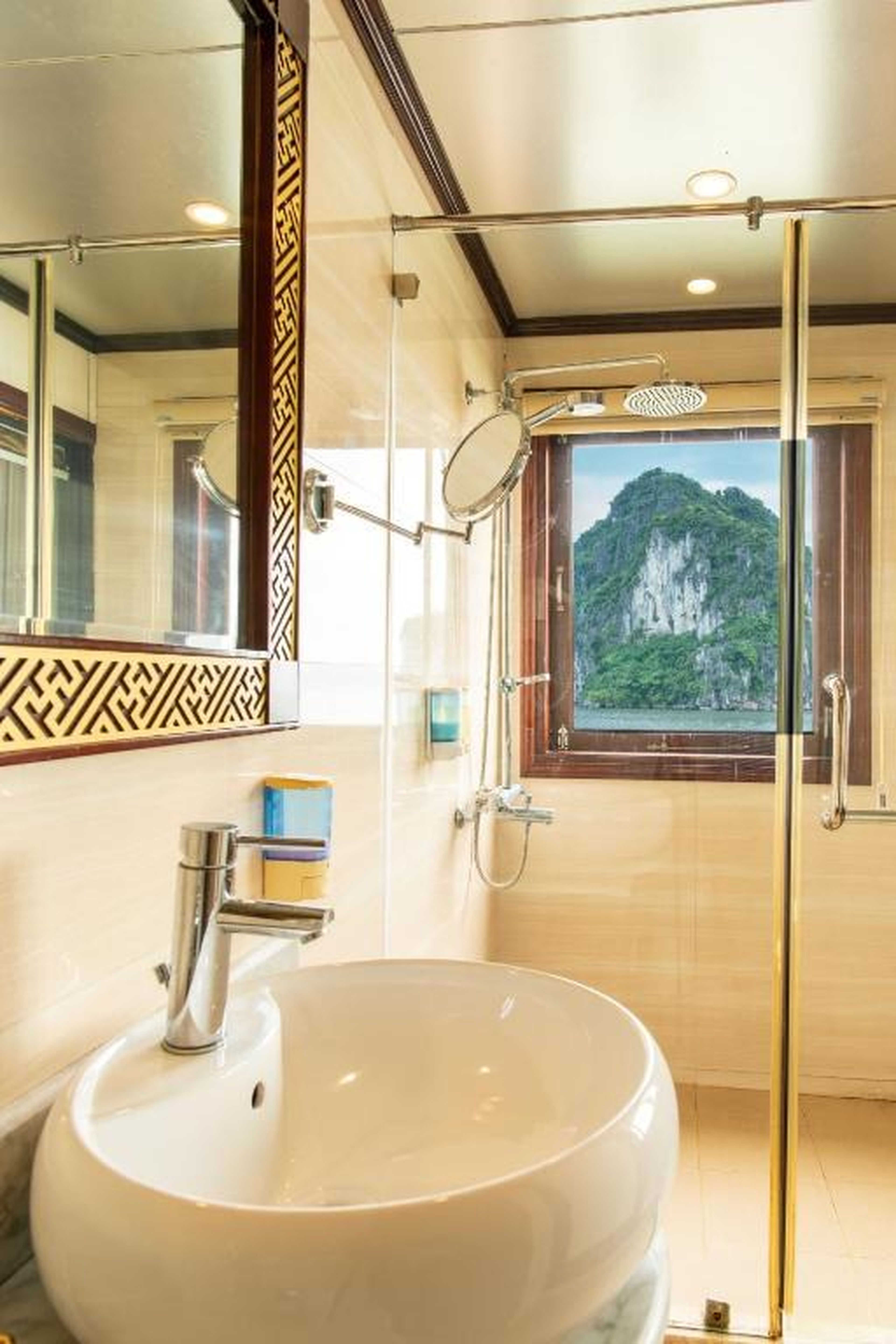 Swan Cruises Halong - Off-the-Beaten-Path Route - Hình 1