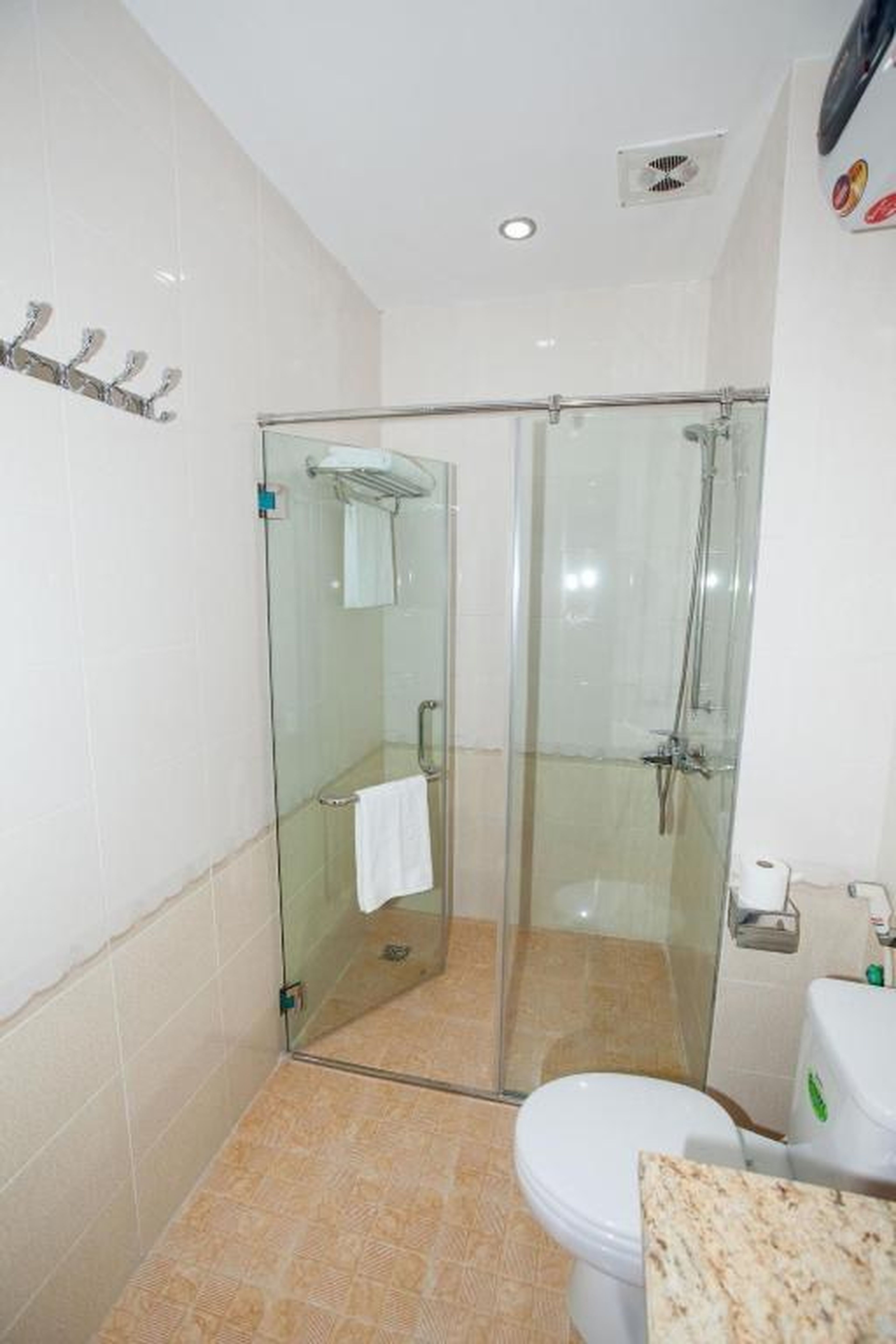Kenny Hotel Ha Long - Hình 29