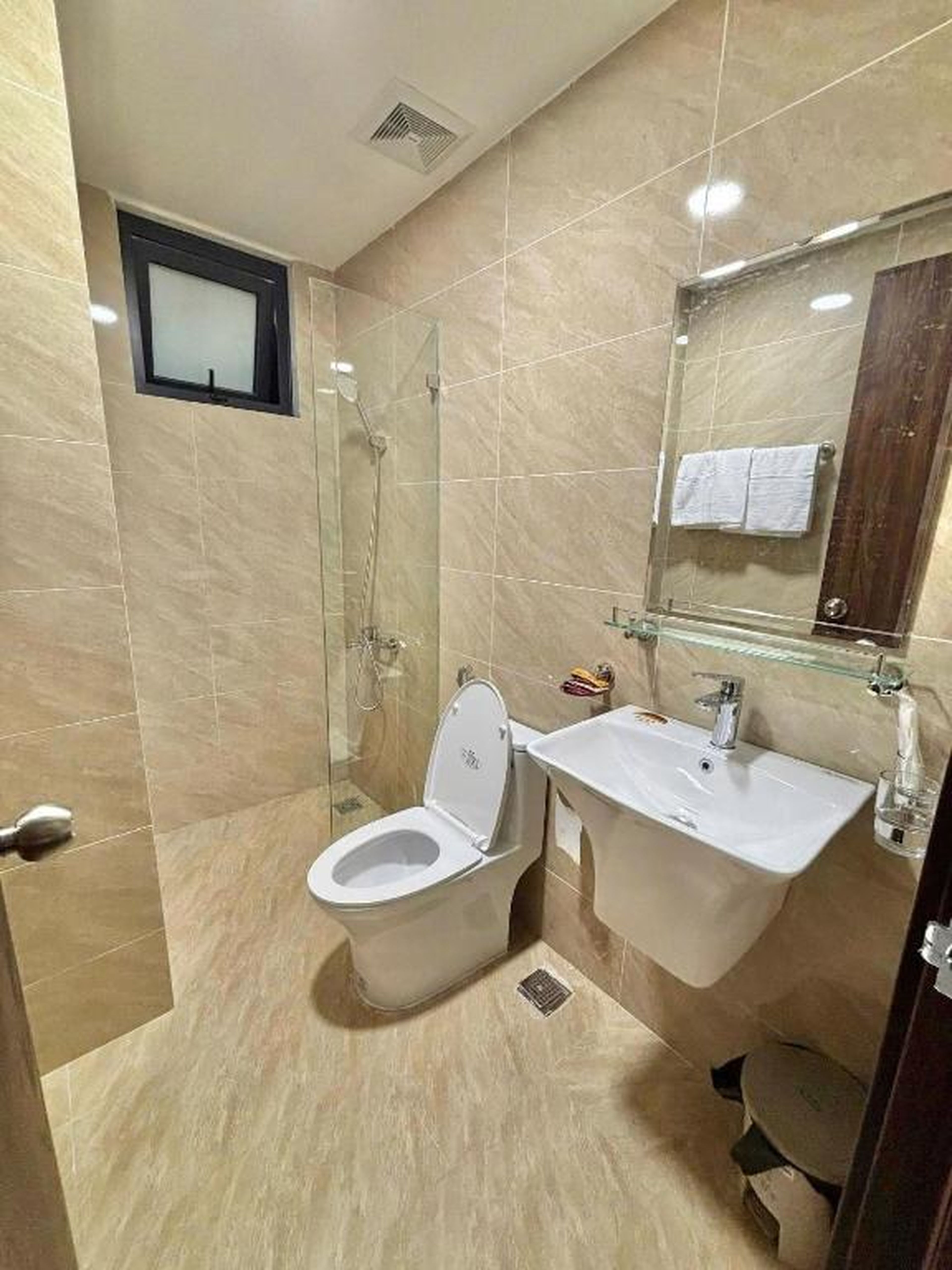 Serviced apartment-Luxcity Cẩm Phả 4mins to beach - Hình 7