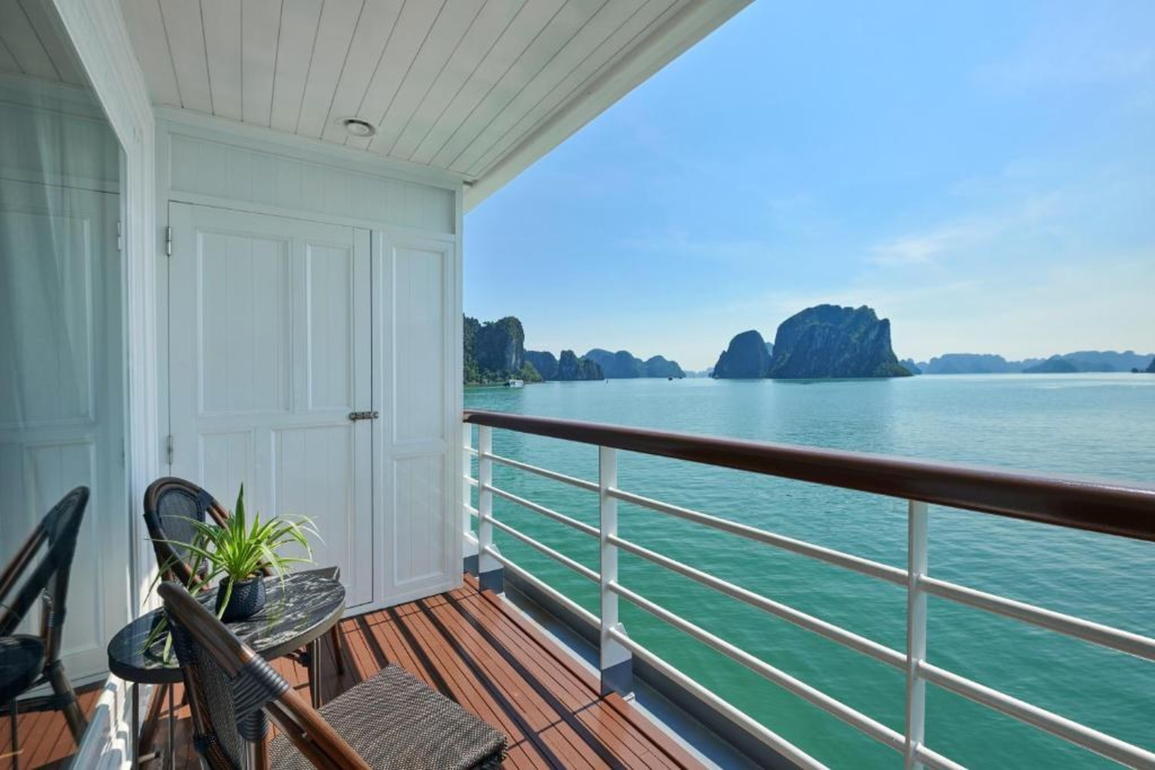 Paradise Legacy Cruise Halong - Hình 22