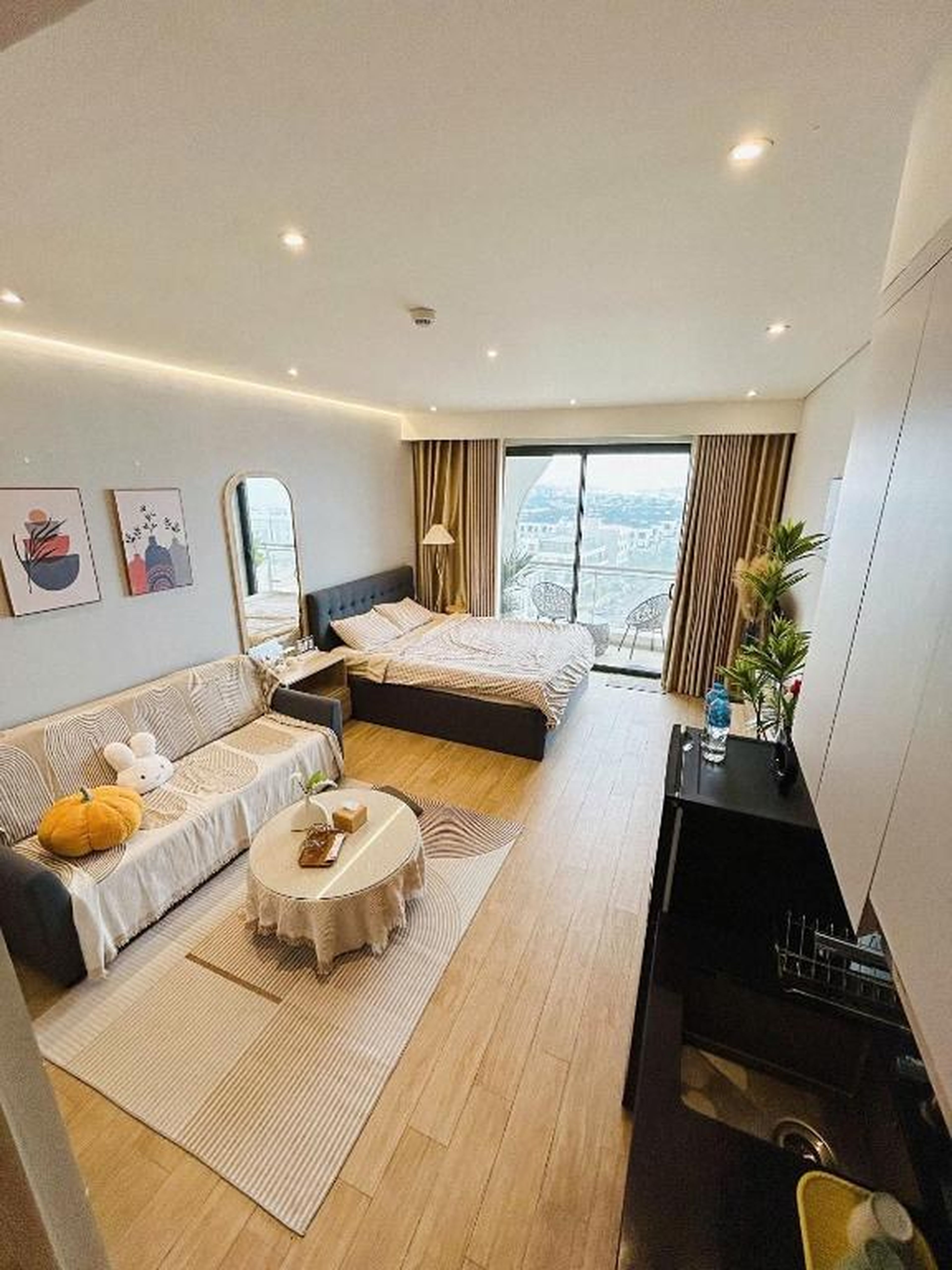 MiVi Seaview Homestay Citadines Marina Hung Thang Ha Long - Hình 4