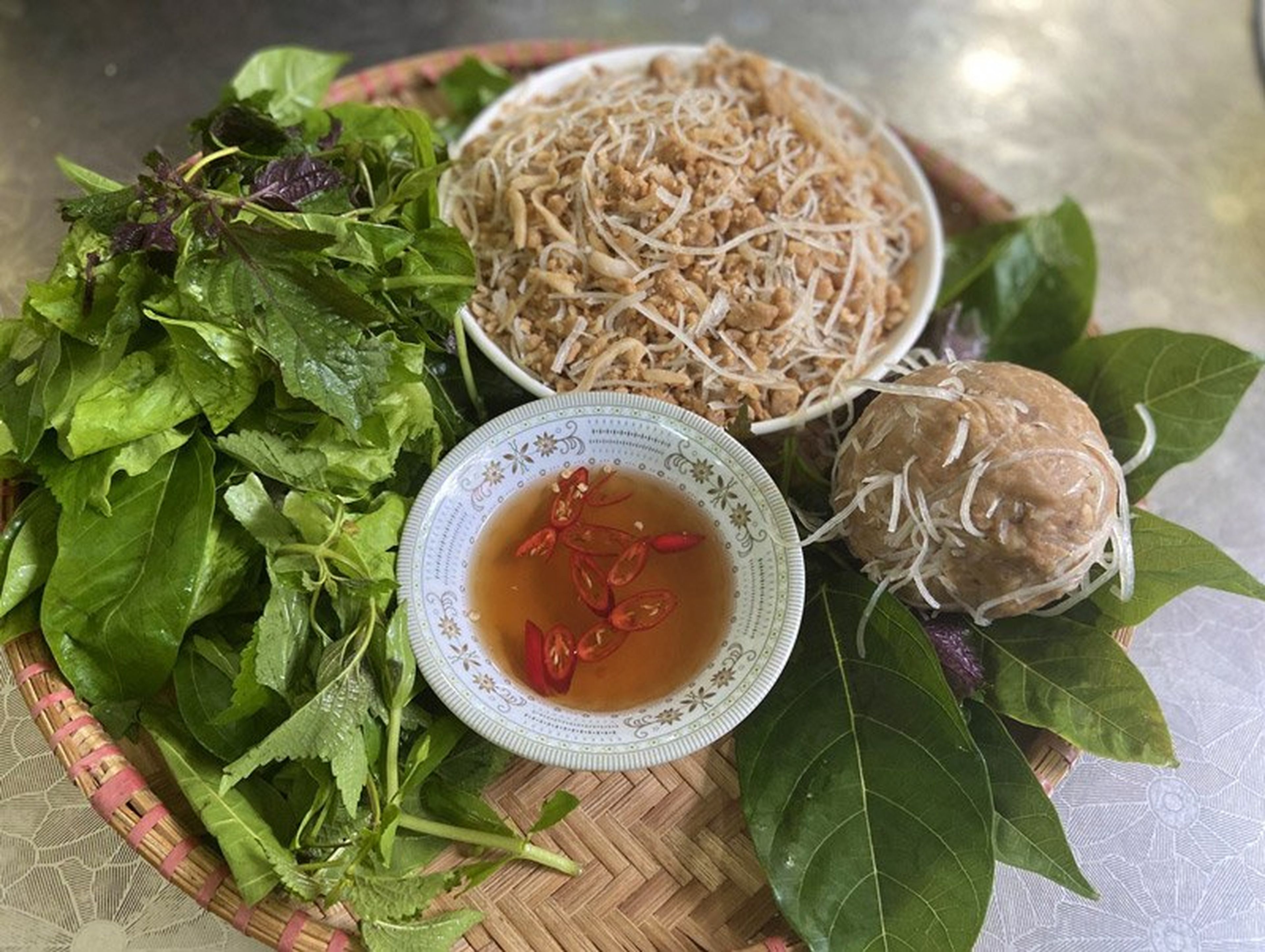 Ăn gì ở Hạ Long, tham khảo ngay danh sách 15+ món ngon nhất - Hình 3