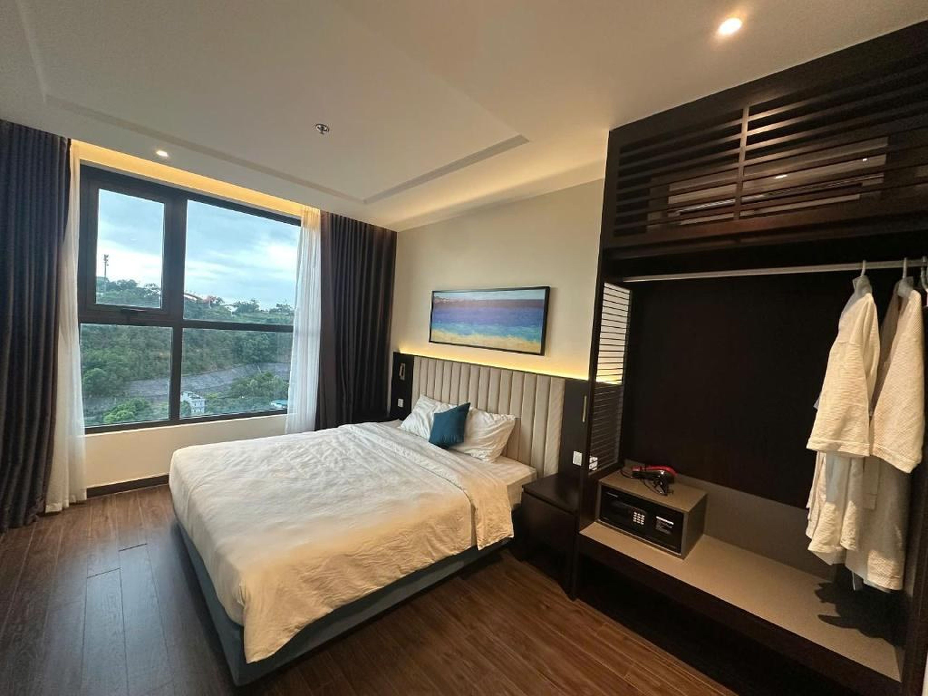 The Saphire Ha Long - TranThuy Sea View Apartment - Hình 27