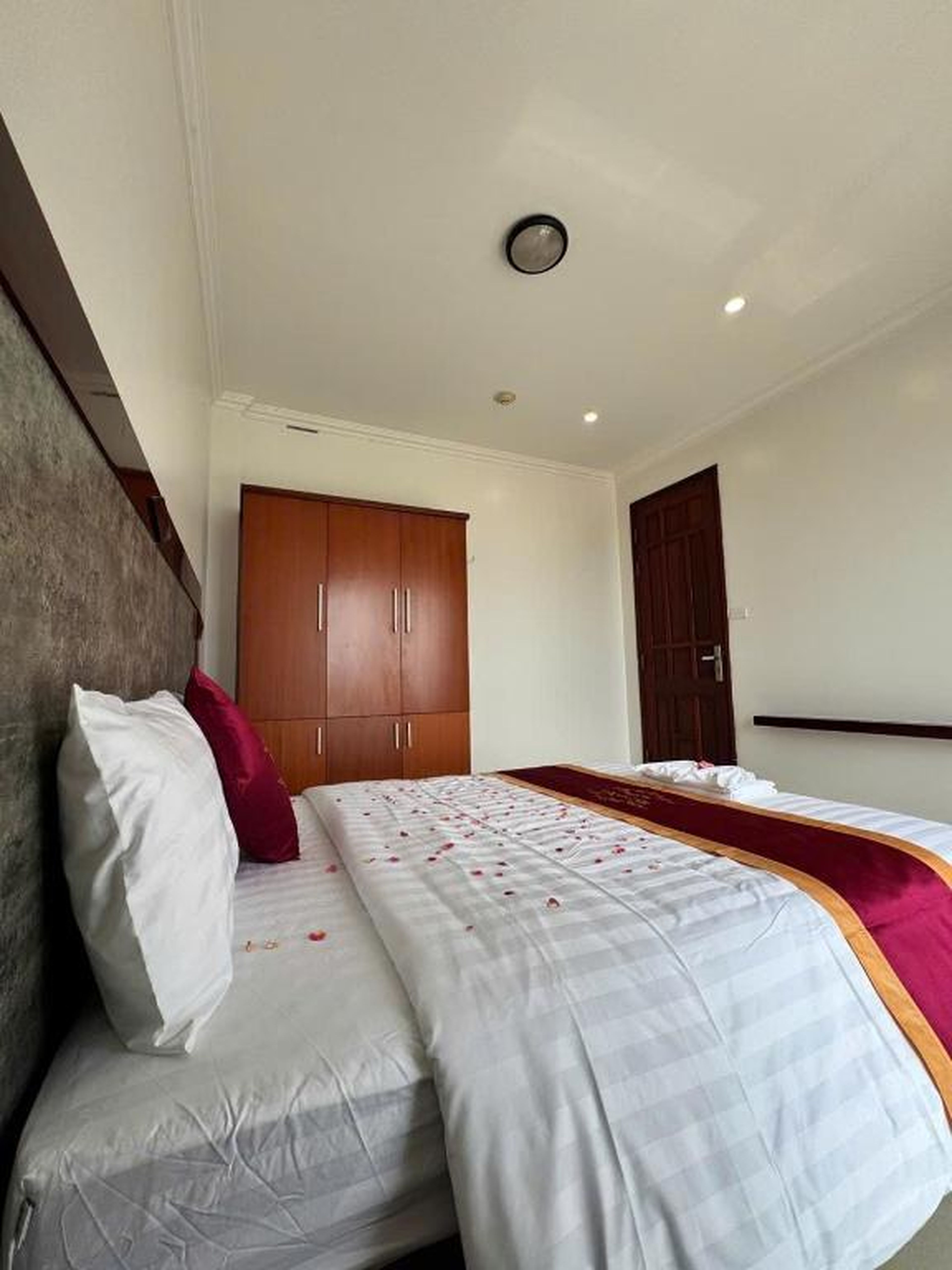 Htc regina hotel - Hình 26
