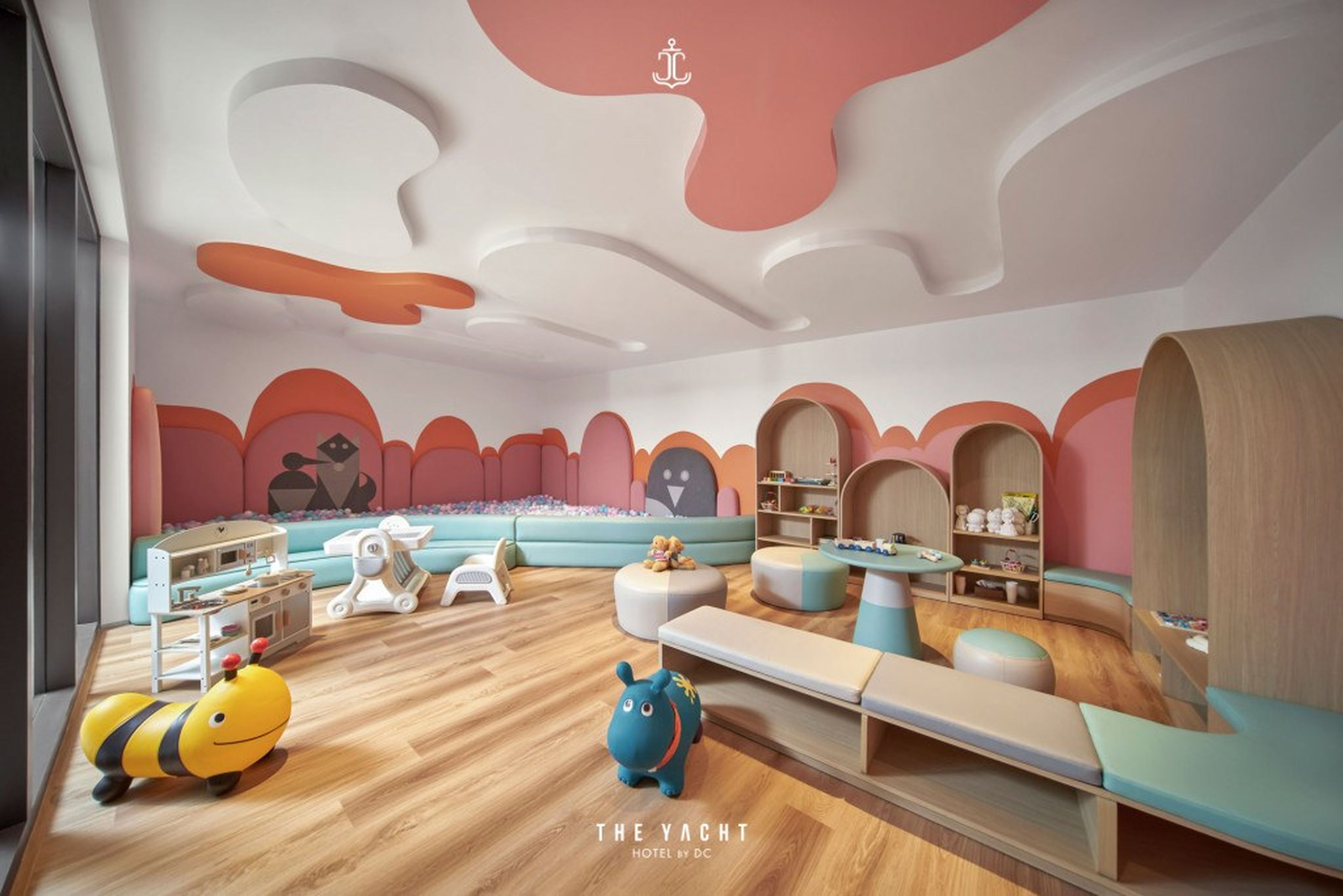 The Yacht by DC – “Du thuyền” sang trọng trên mặt đất neo giữa Hạ Long - Hình 6