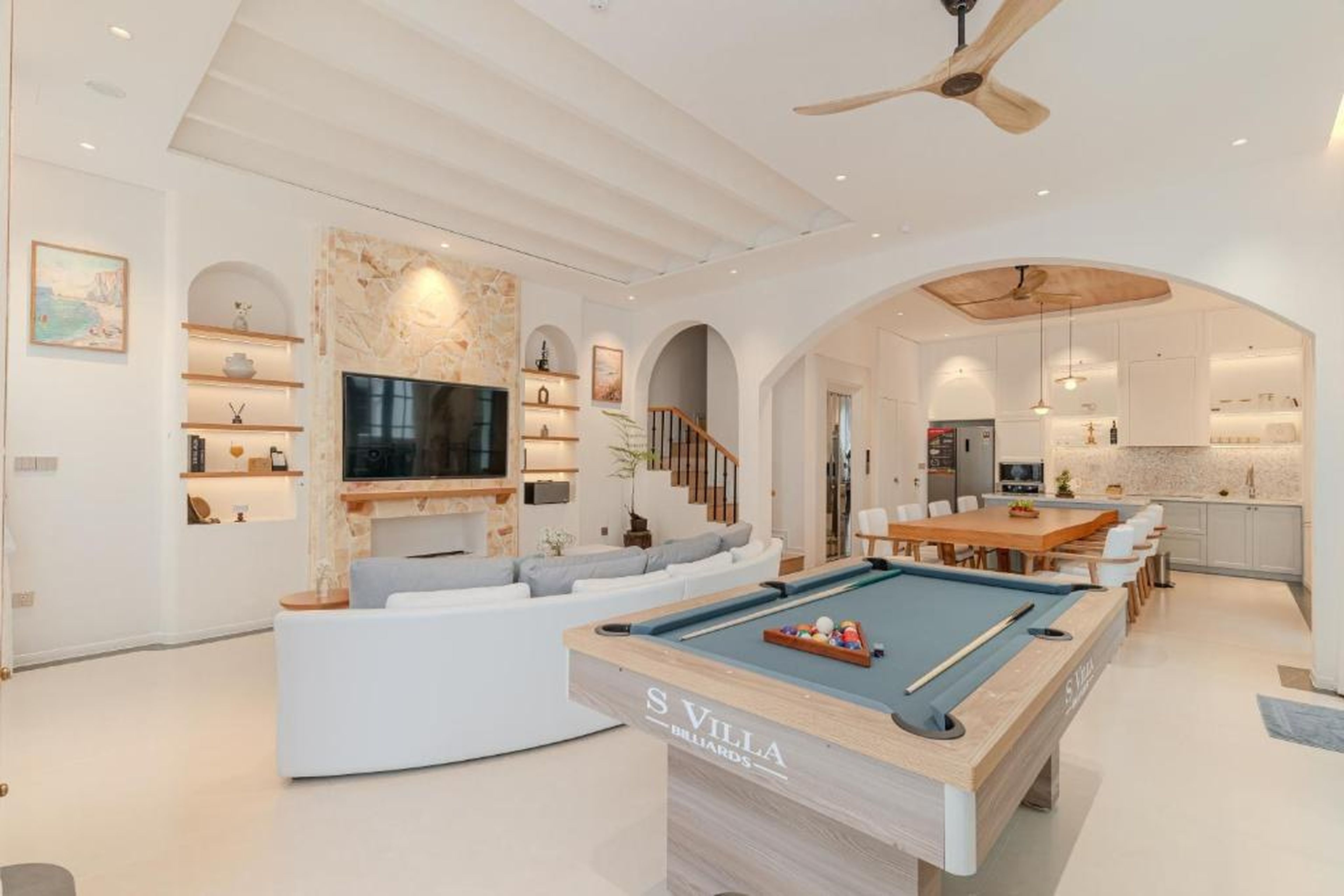S Villa Ha Long - City Center, Near Beach - 6BR Private Villa with Pool, Jacuzzi, Sauna, Karaoke - Hình 3