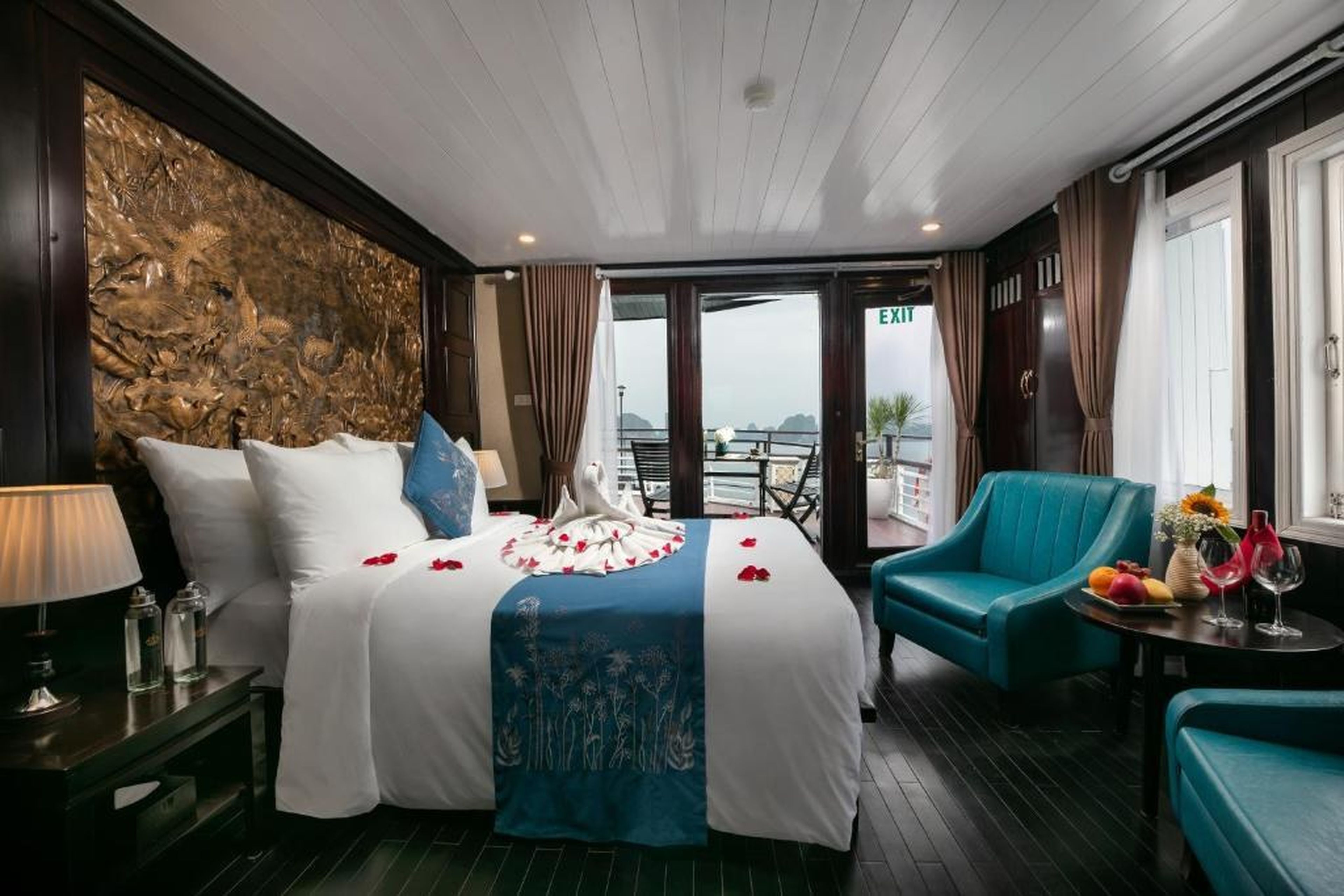 Halong & Bai Tu Long Cruises - Hình 14
