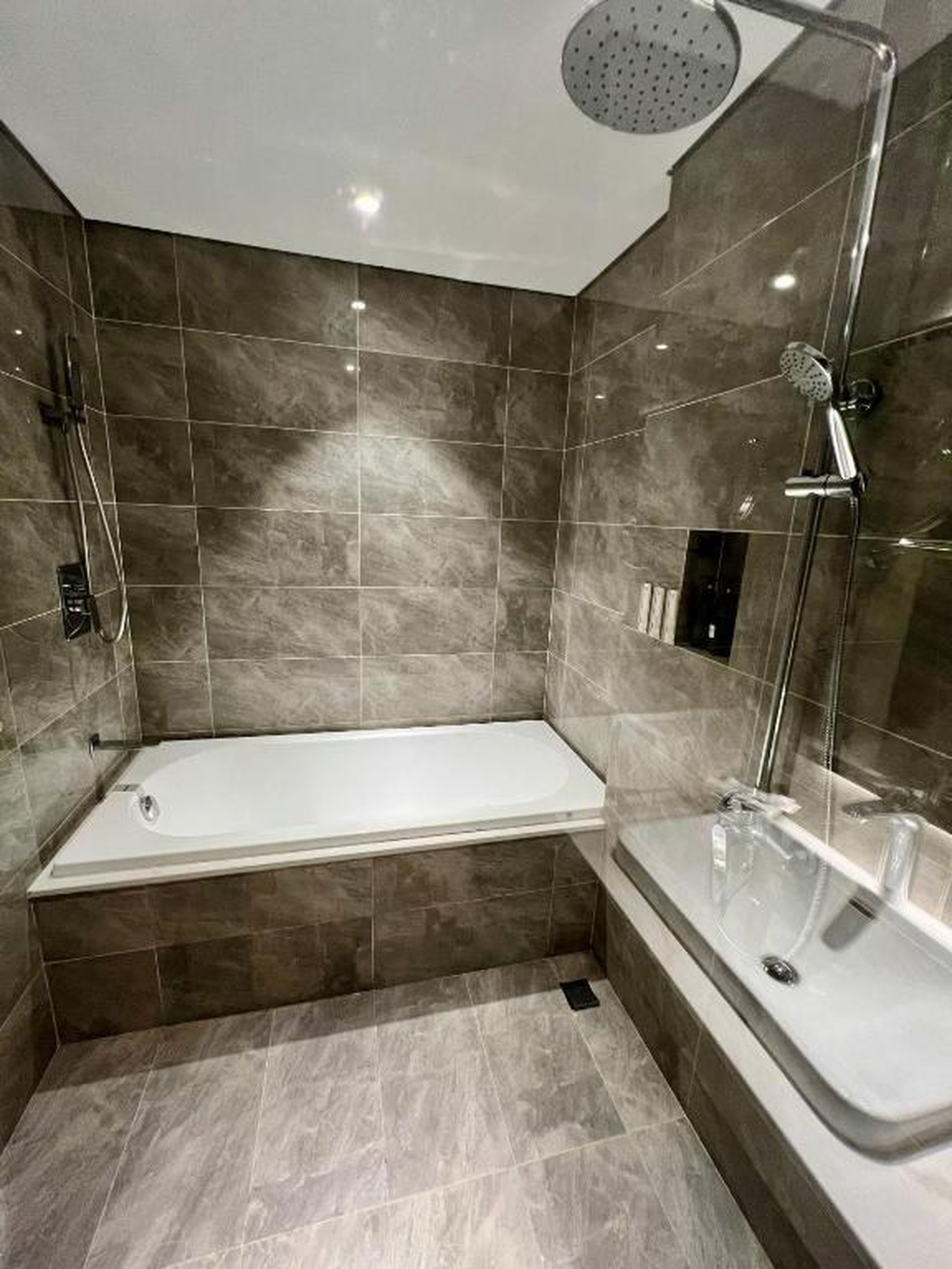 OM Sapphire Homestay - Hạ Long - Hình 45