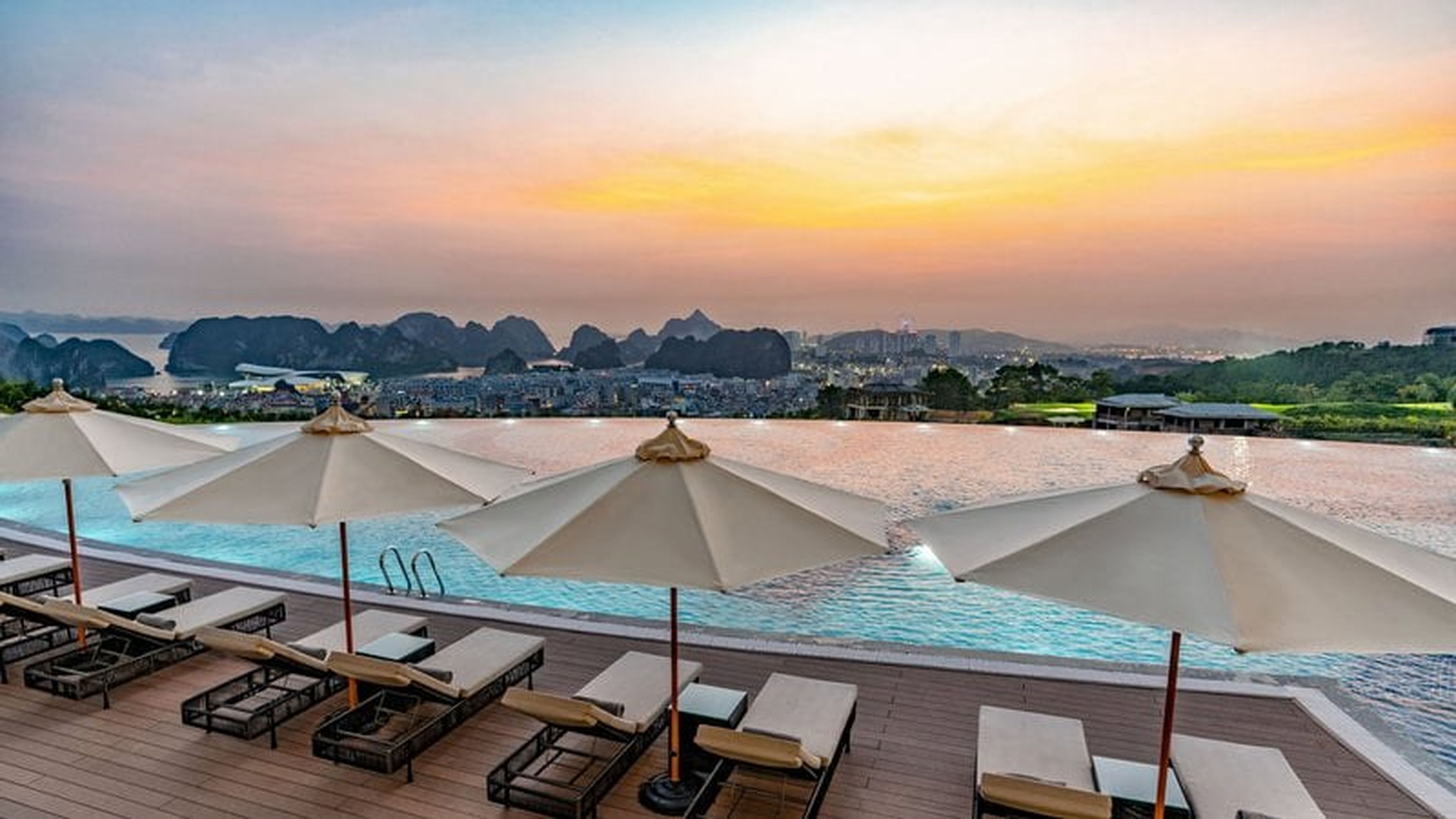 FLC Hạ Long Bay Golf Club & Luxury Resort – “Wonder” with Views over Hạ Long Bay - Hình 12