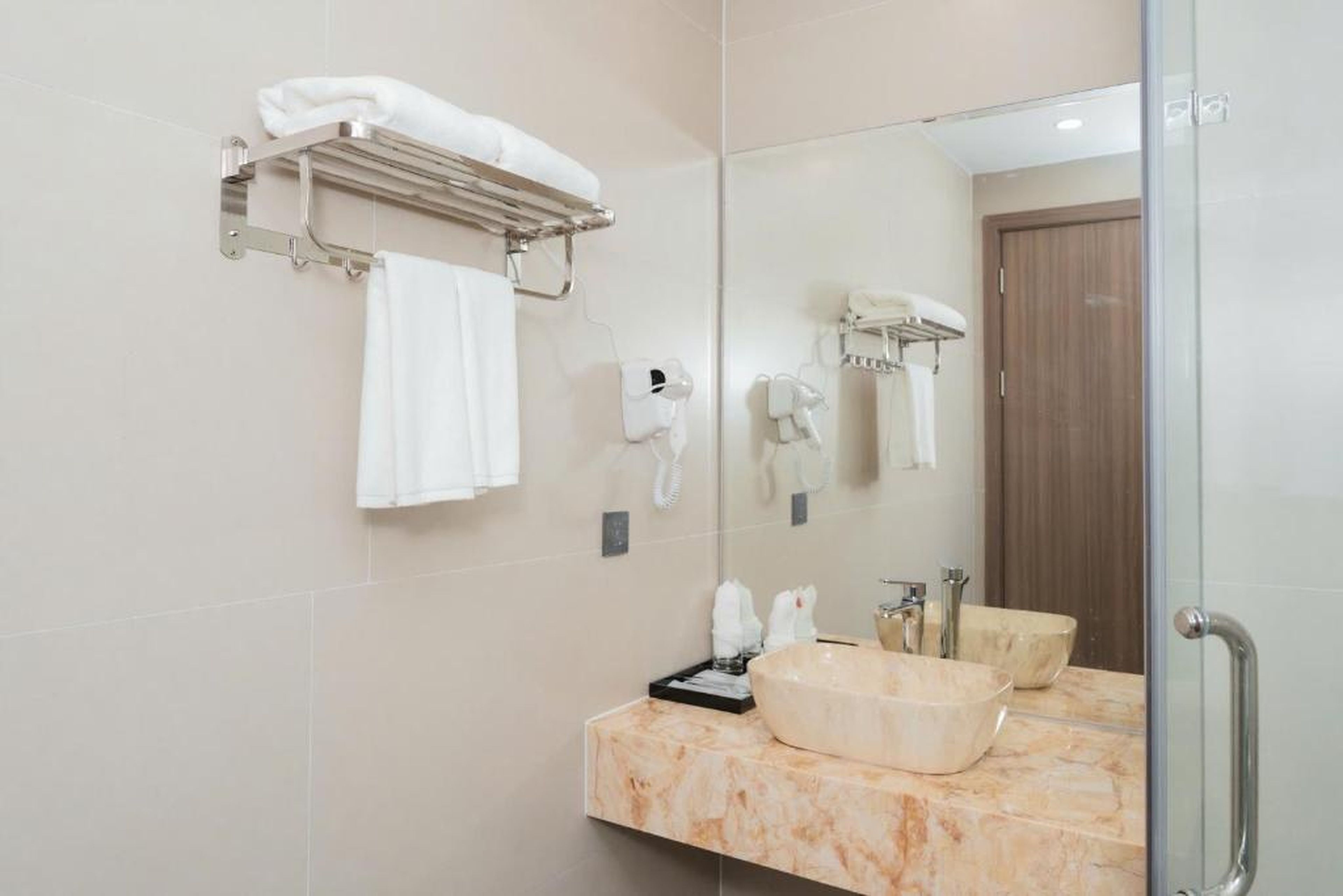 Long Hải Hotel - Hình 21