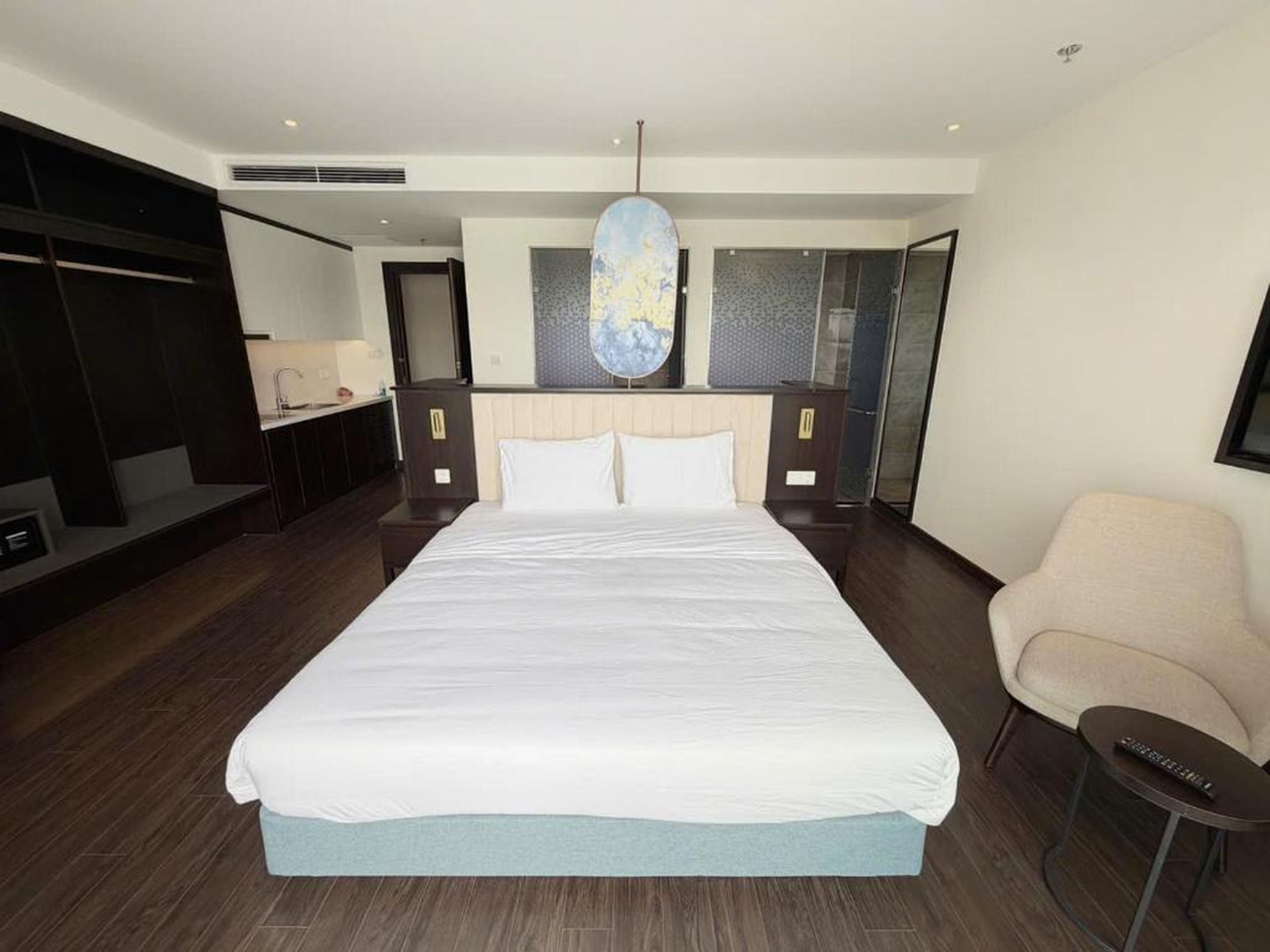 Sapphire Ha Long Apartment - Sea View - Hình 23