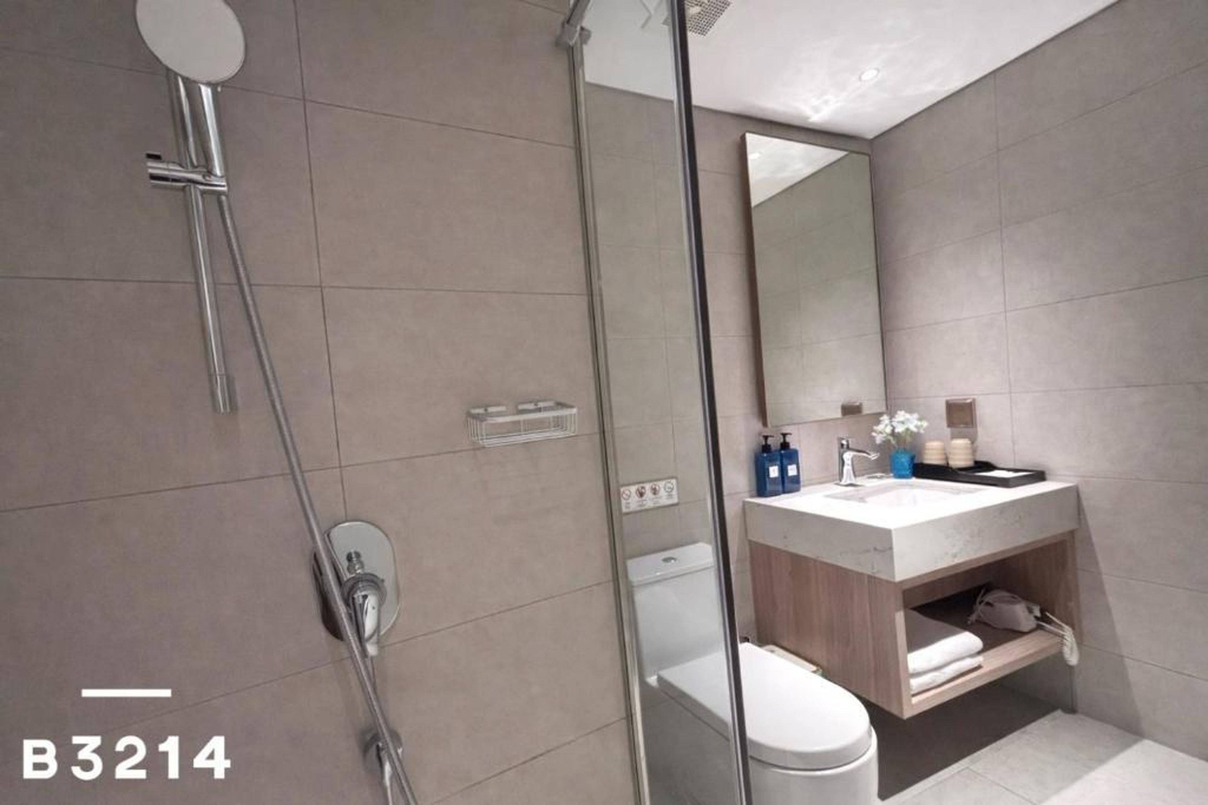 A La Carte Ha Long Oceanview Panoramic 2BR2WC 75m2 Suite with balcony - Hình 37