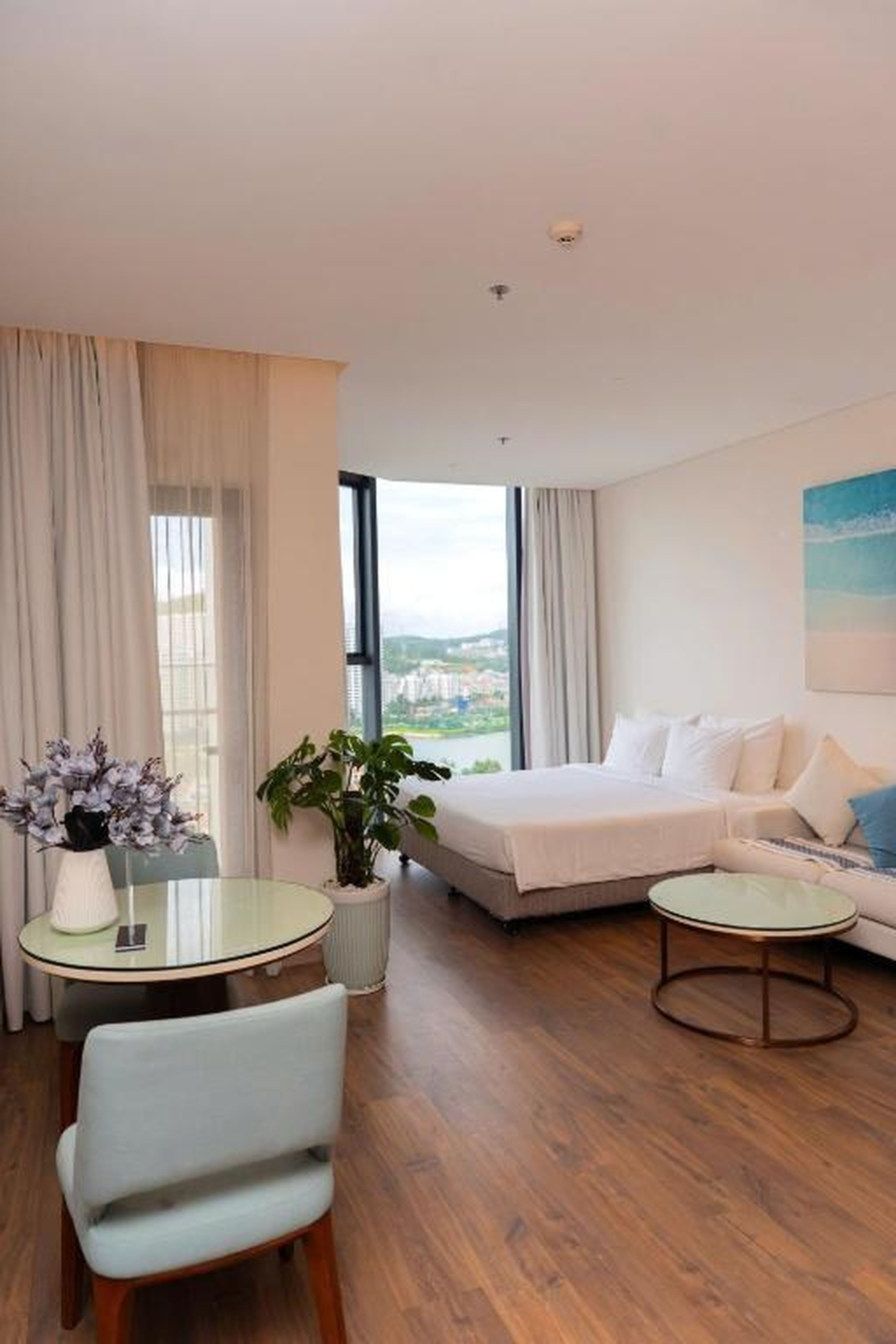 A La Carte Ha long Bay Apartment By JUNHOME - Hình 46