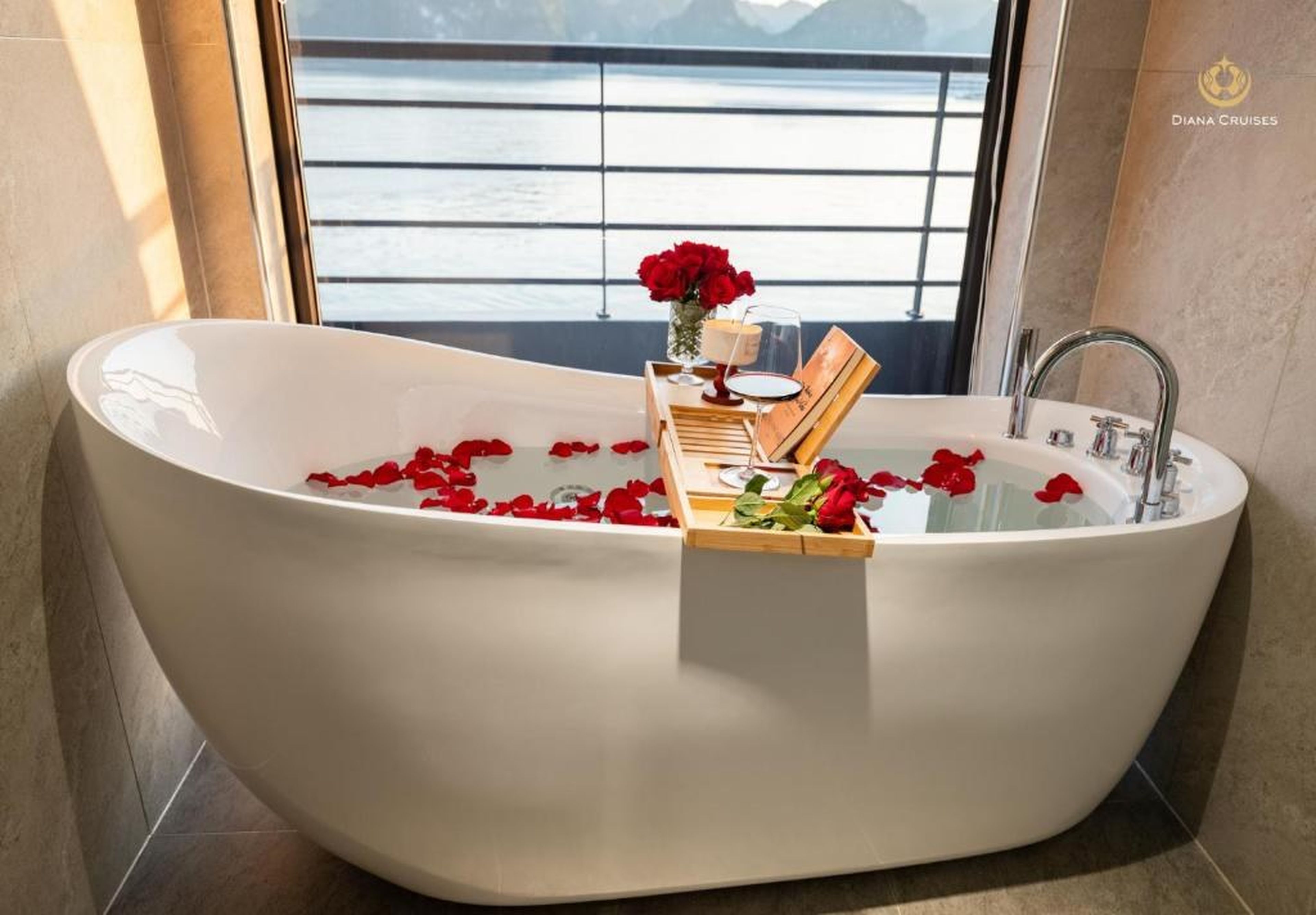Diana Cruises Halong Bay - Luxury by Venus Group - Hình 41
