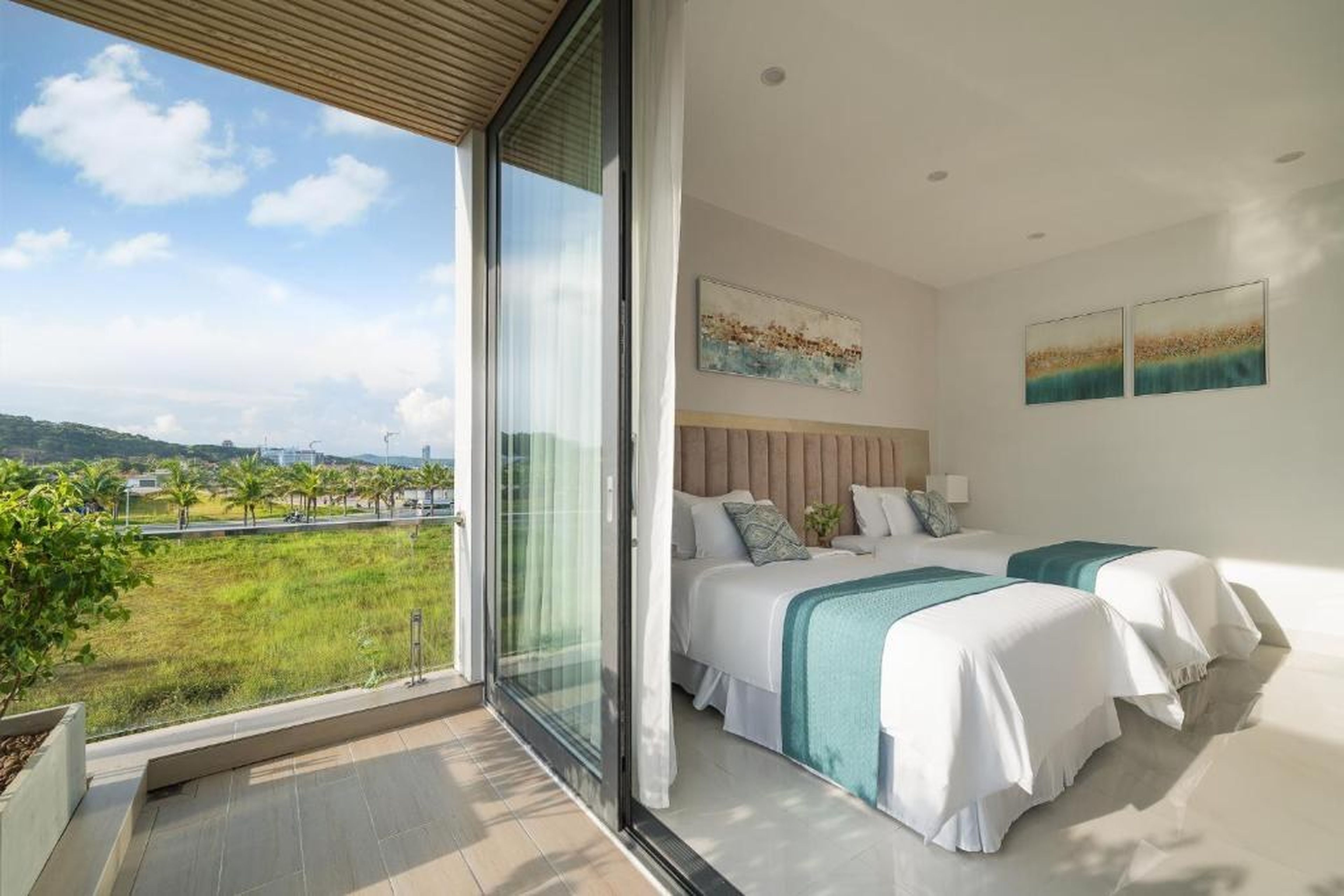 Tahagi Villa Tuan Chau Ha Long by HOFs - Hình 23