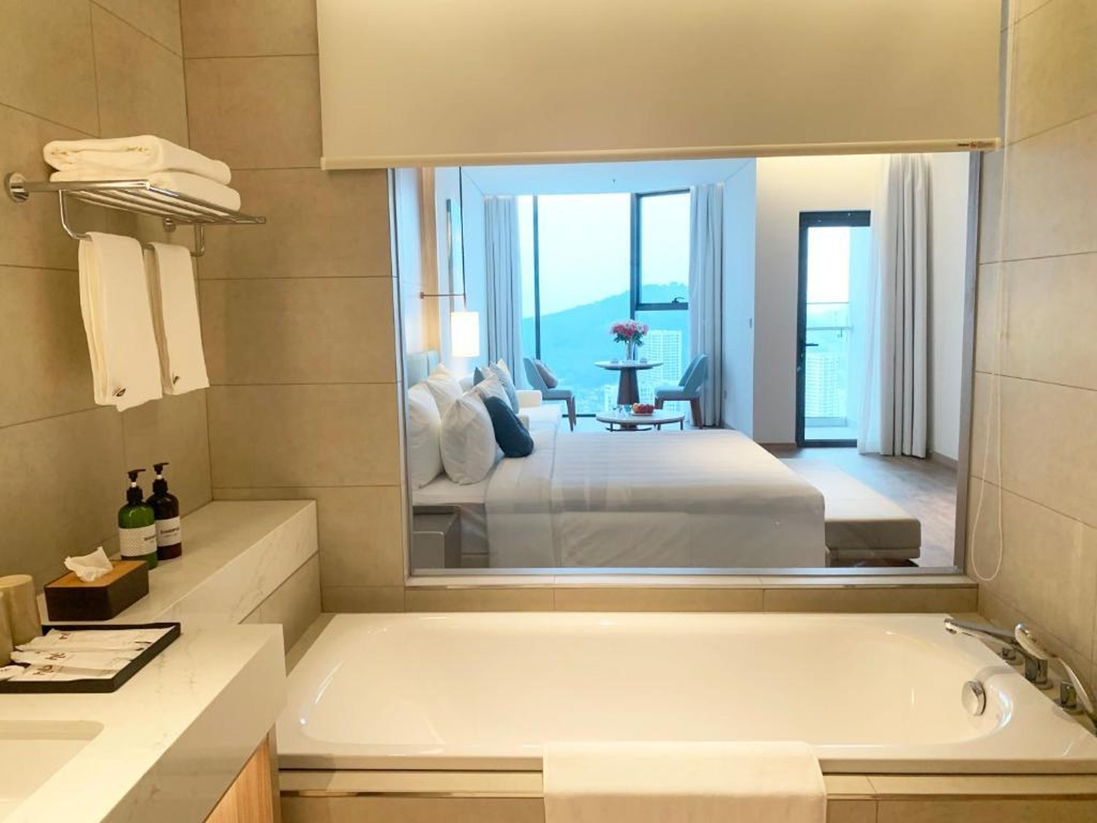 HB Serviced Apartment - Alacarte Hạ Long - Hình 20