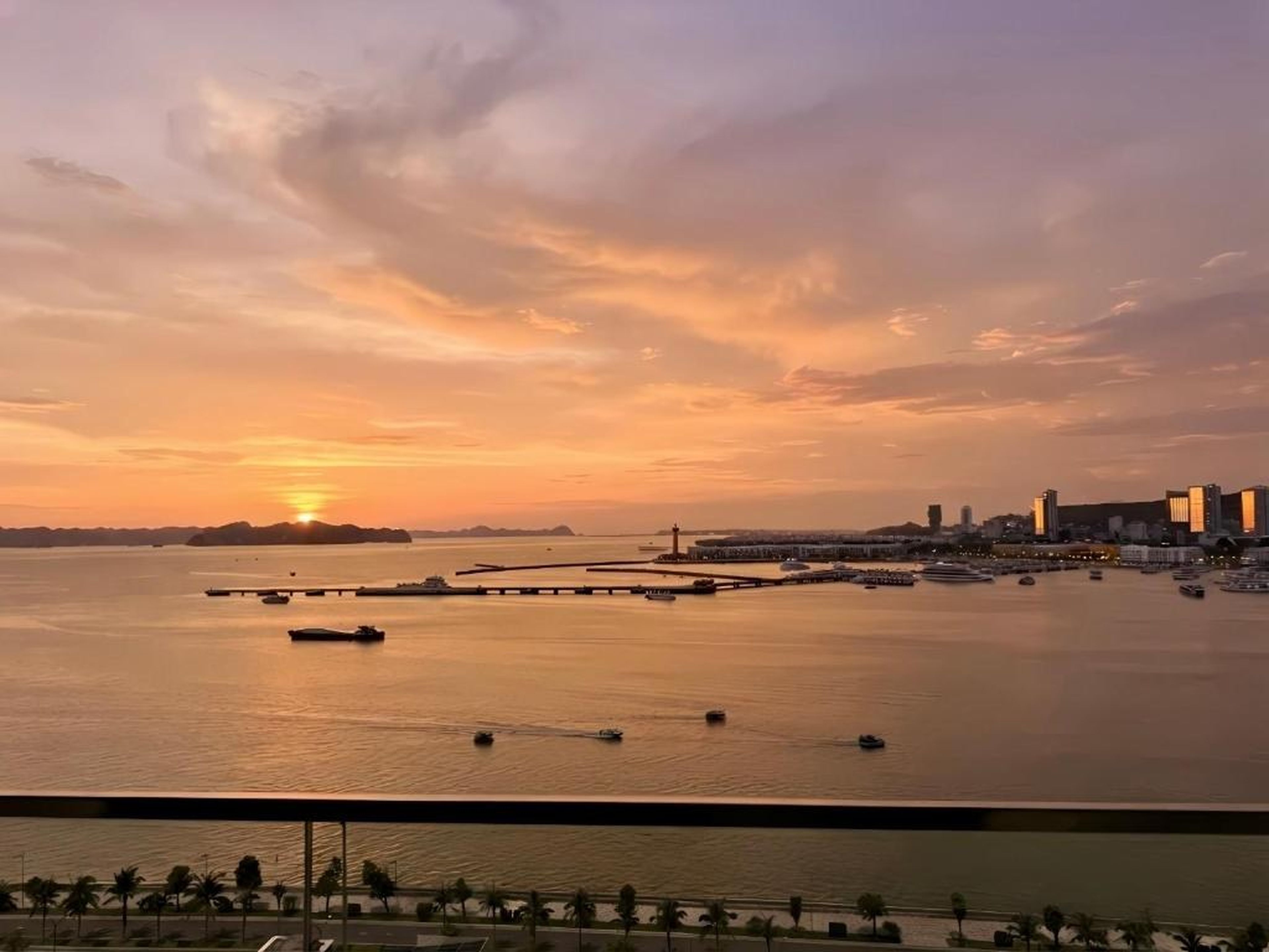 The Sapphire Ha Long - Ocean View Apartment - Pool - Hình 38