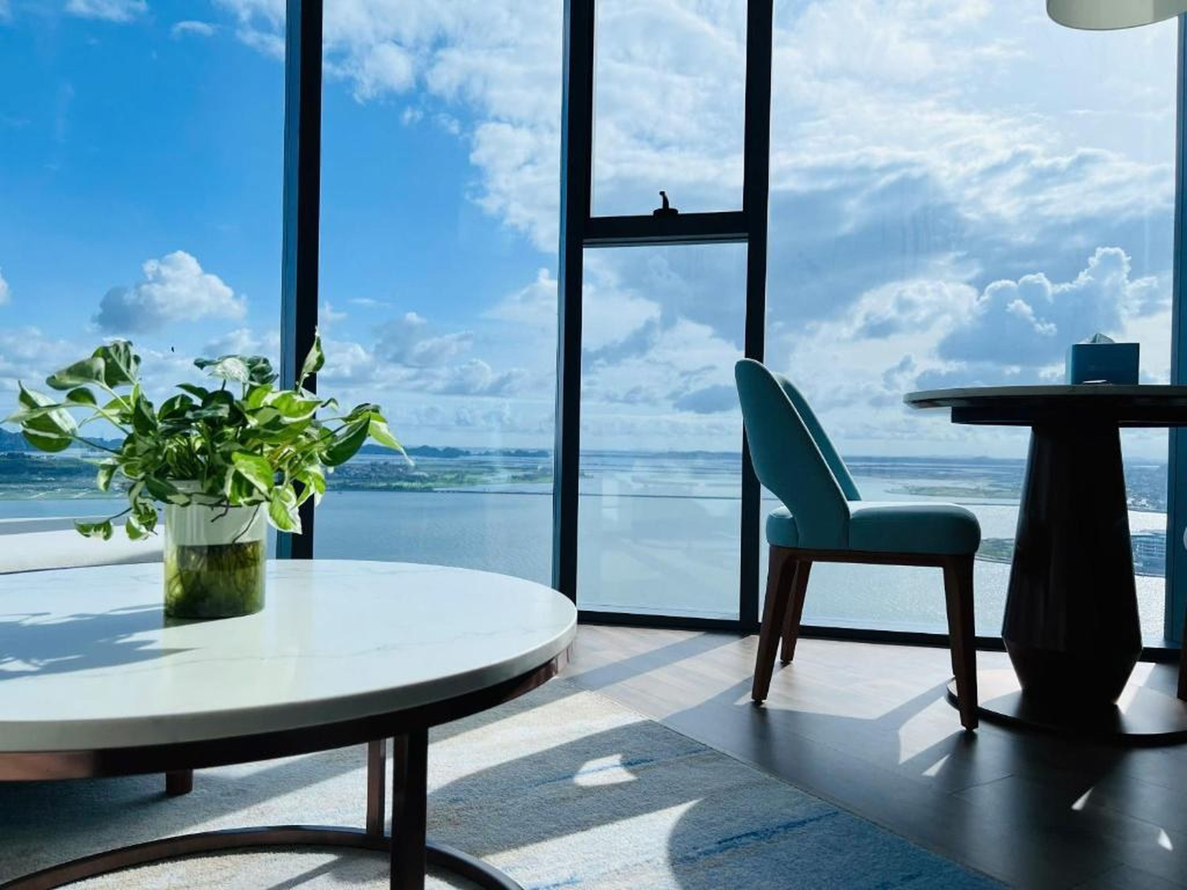 A La Carte Ha Long Apartments by Kevin & Anna - Hình 27
