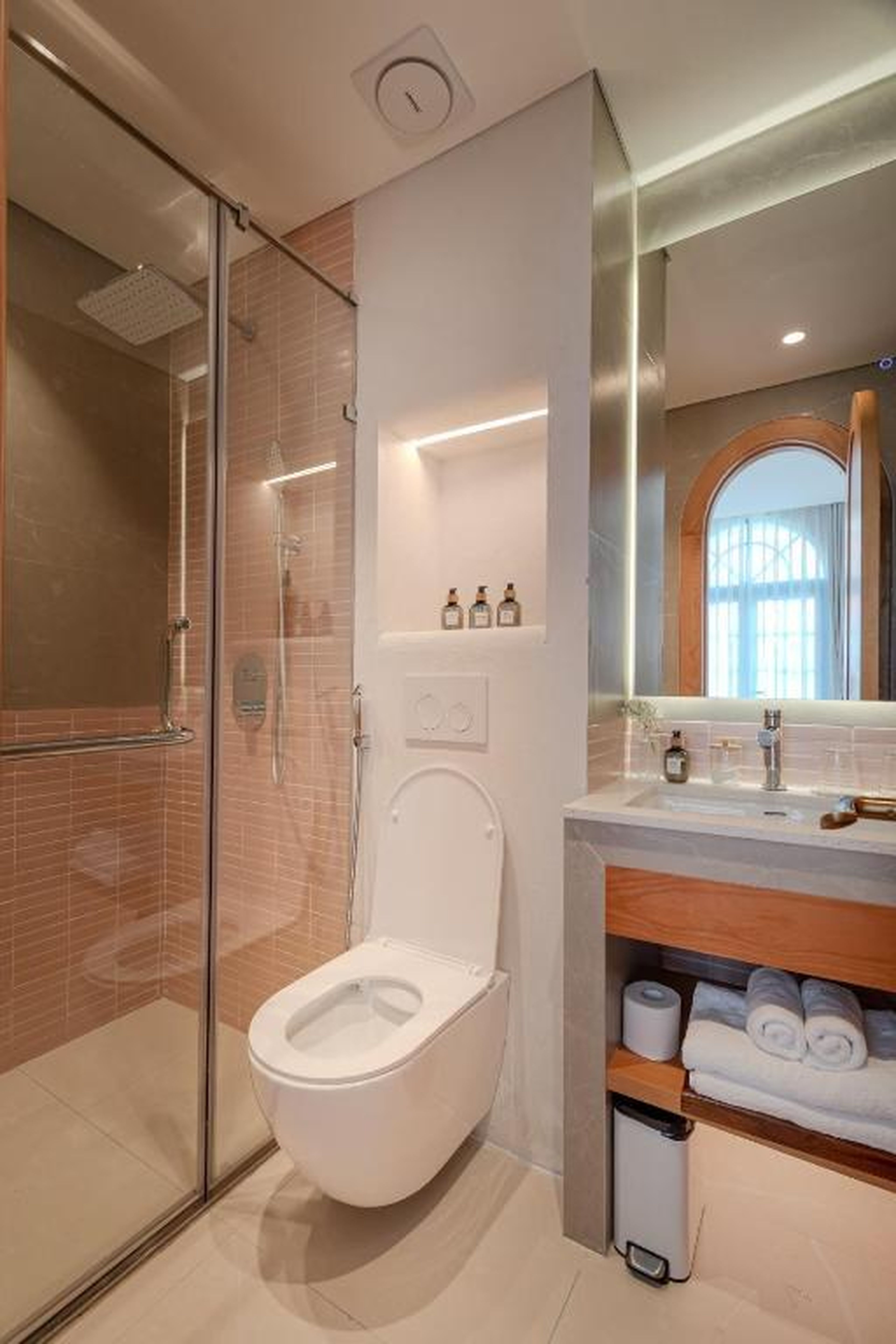 S Villa Ha Long - City Center, Near Beach - 6BR Private Villa with Pool, Jacuzzi, Sauna, Karaoke - Hình 33