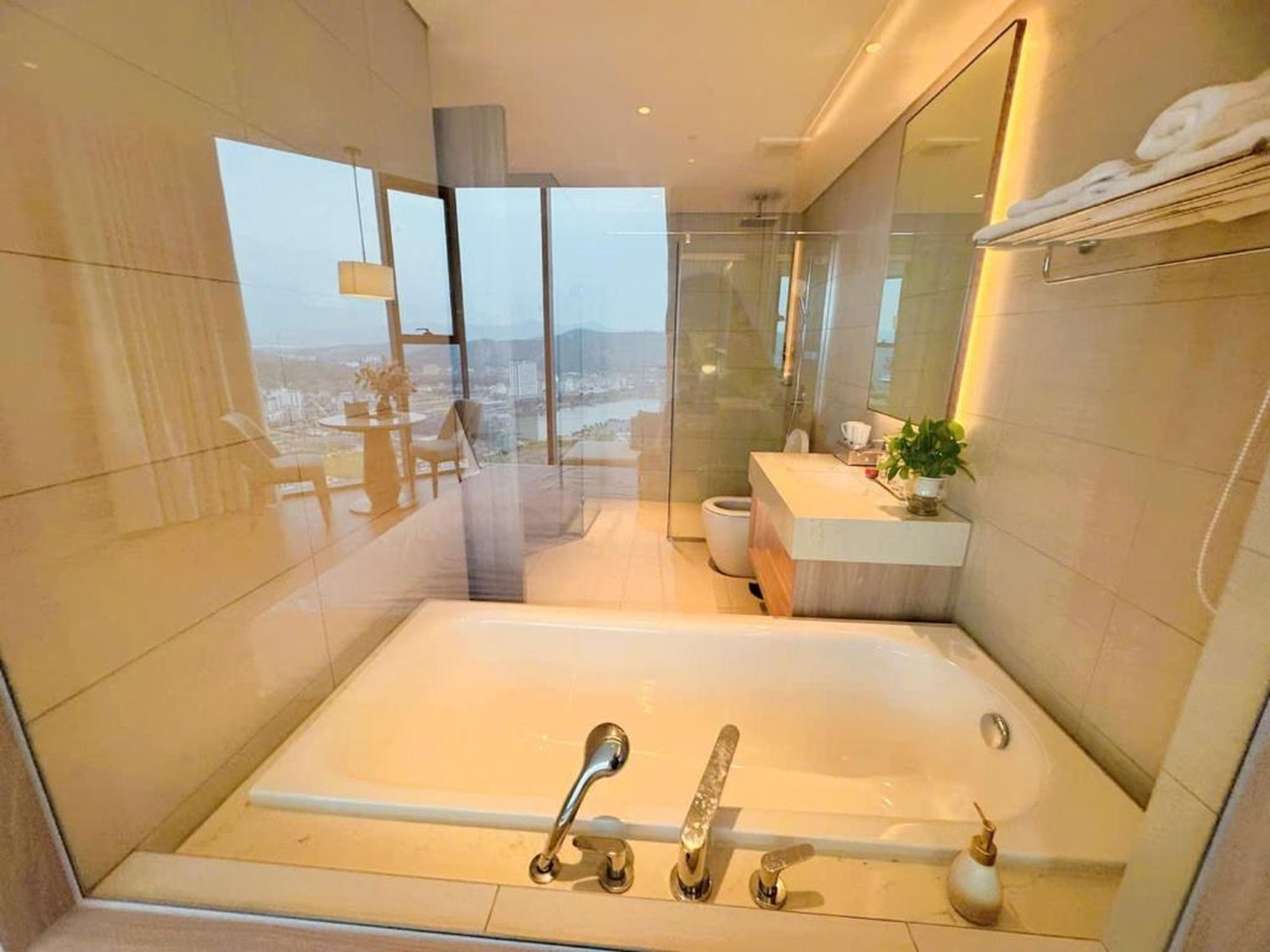 Alacarte Ha Long bay view biển và nhạc nước - Hình 9