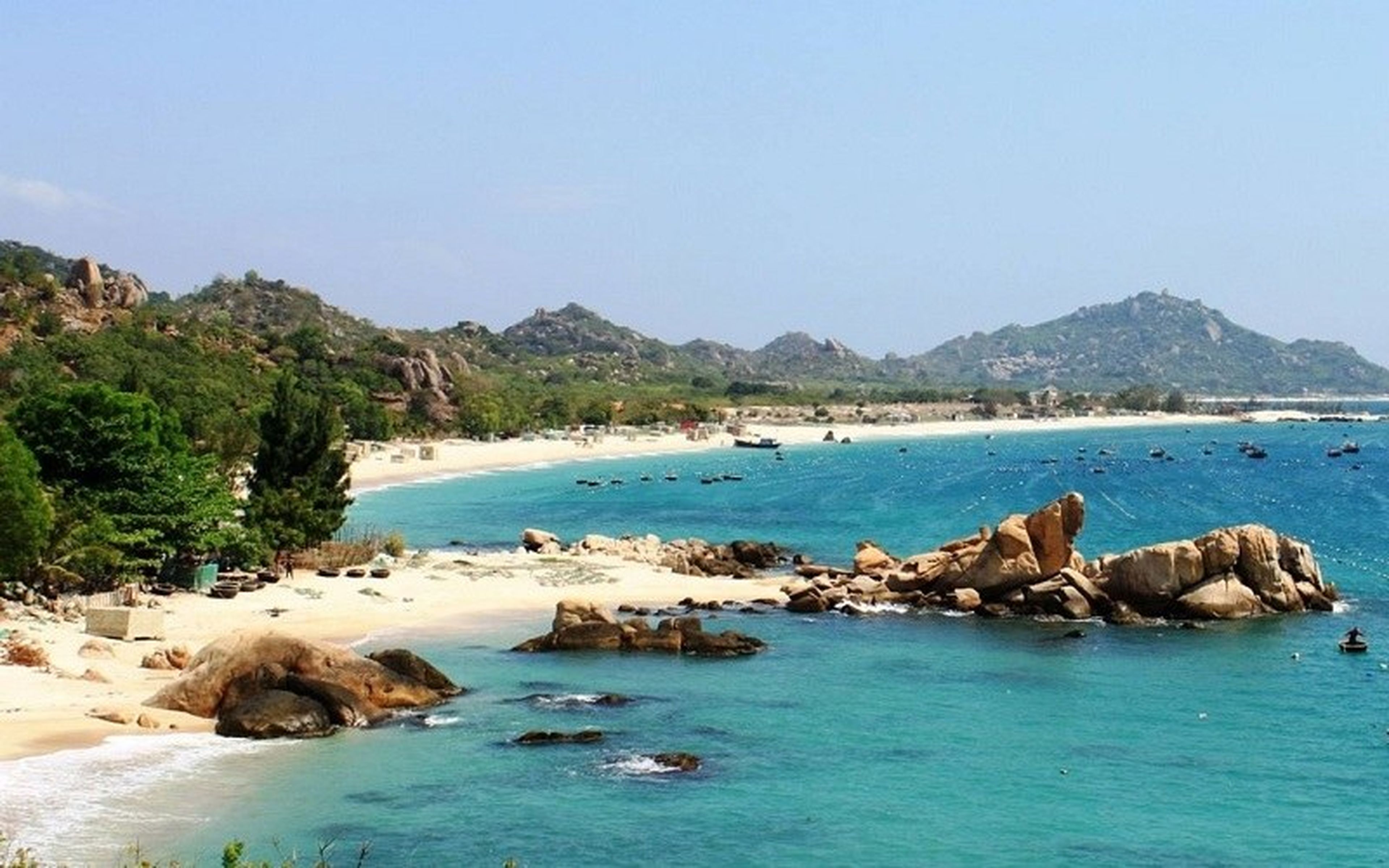 Khám phá đảo Ngọc Vừng: Vùng đất lịch sử với cảnh sắc hùng vĩ - Hình 1
