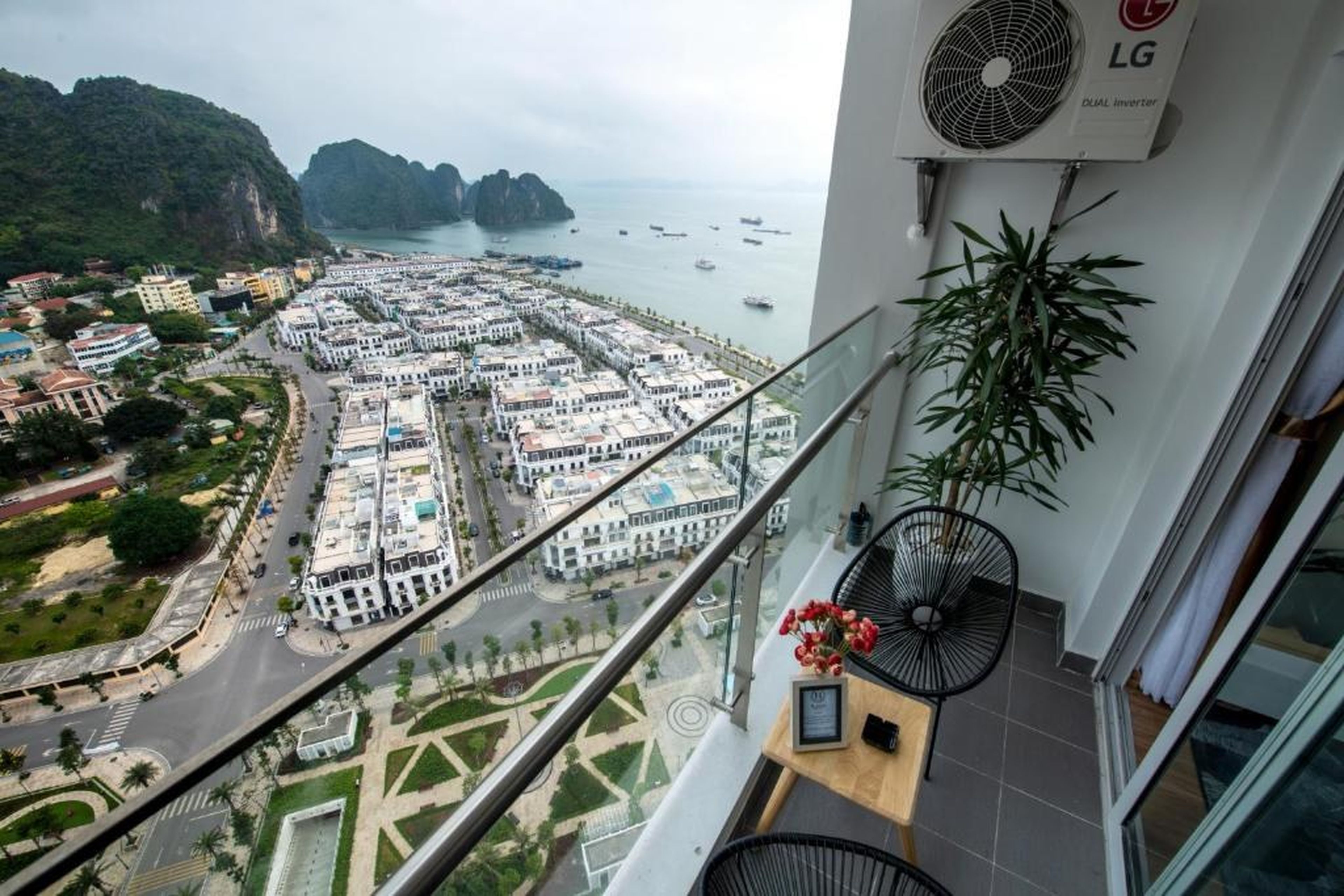 Hi-Home HALONG BAY Apartment SEA VIEW - Hình 39