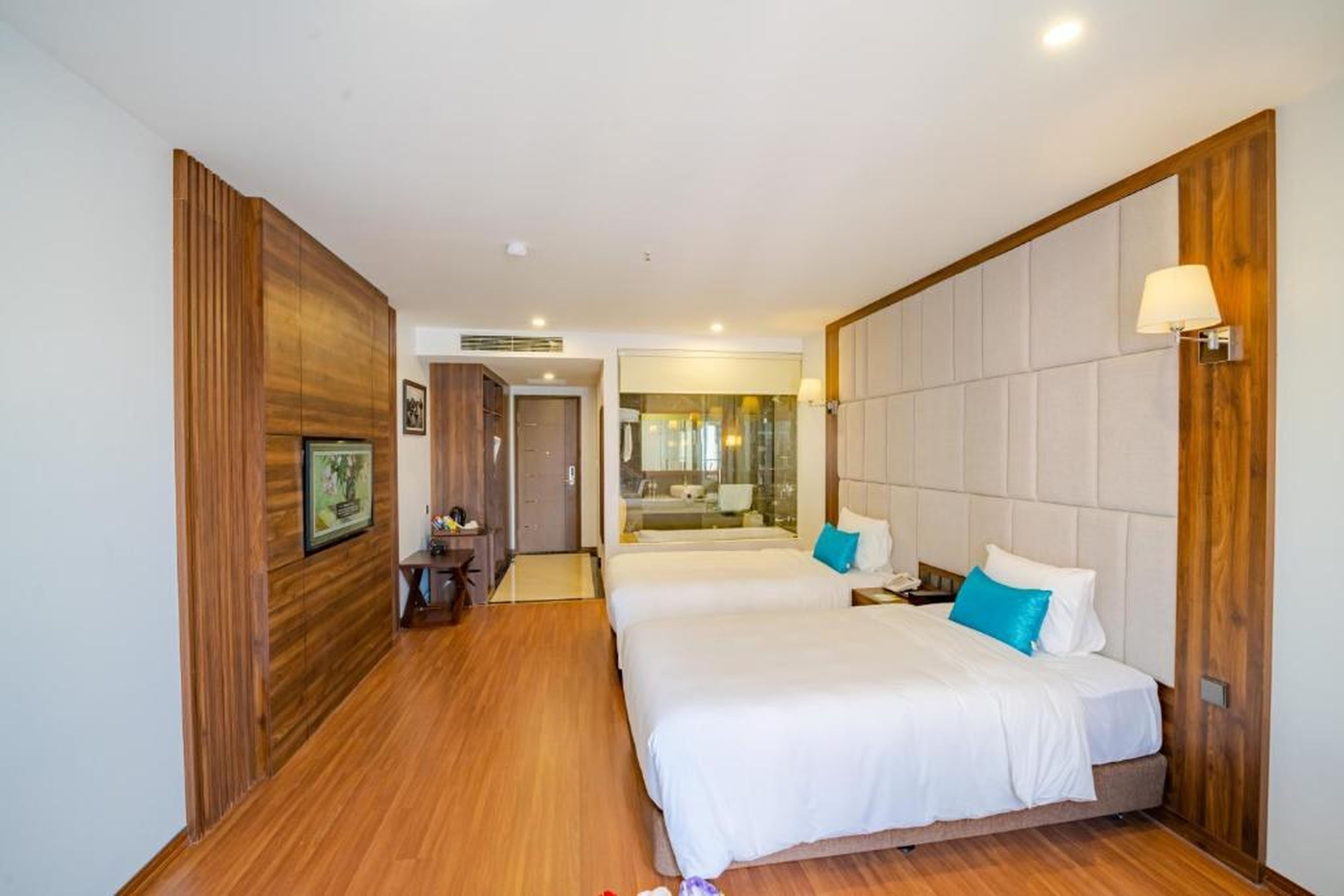 Paddington Hotel Halong Bayview - Hình 13