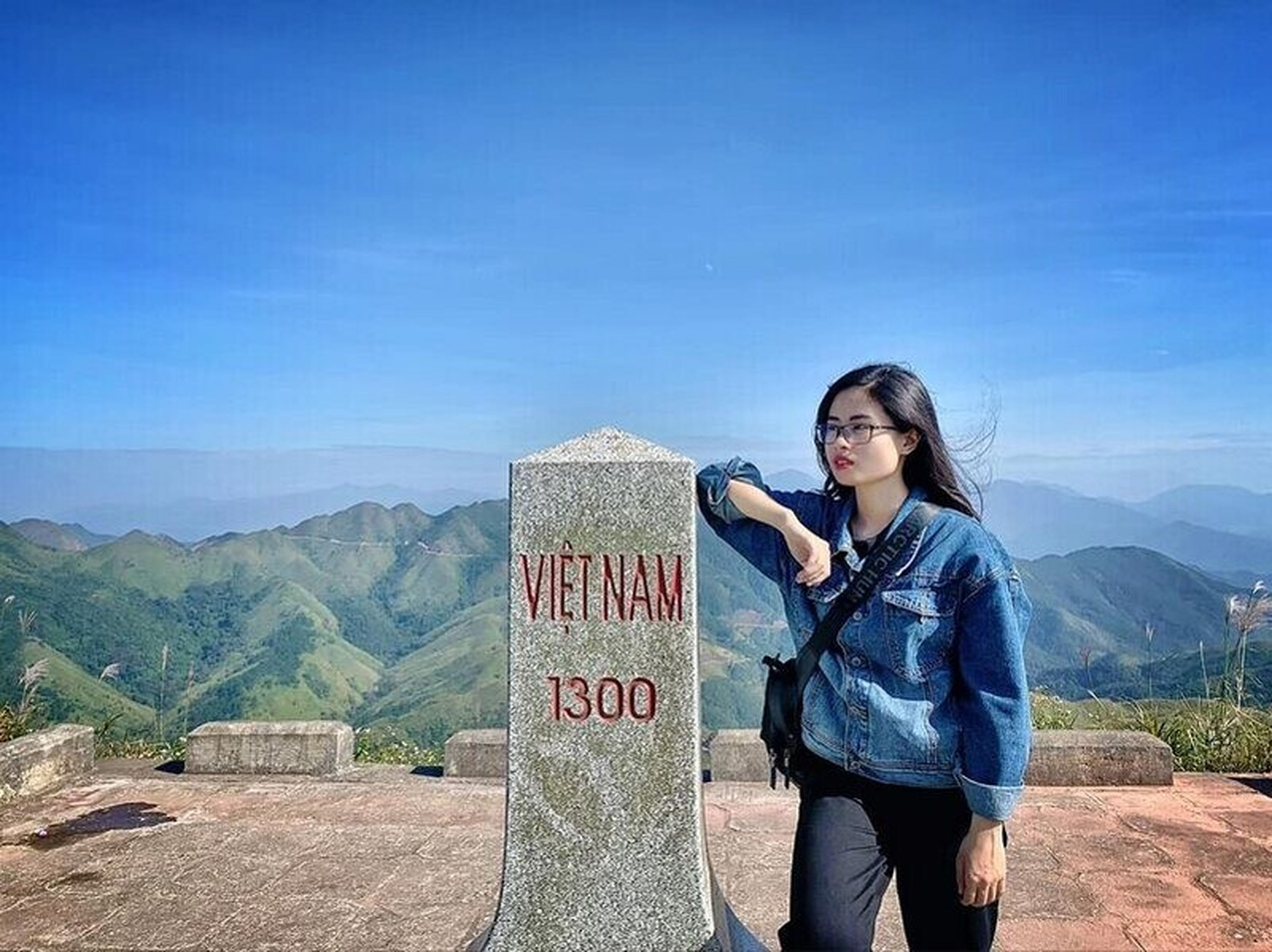 Chạm tay vào cột mốc 1327 tại Bình Liêu, Quảng Ninh - Hình 7