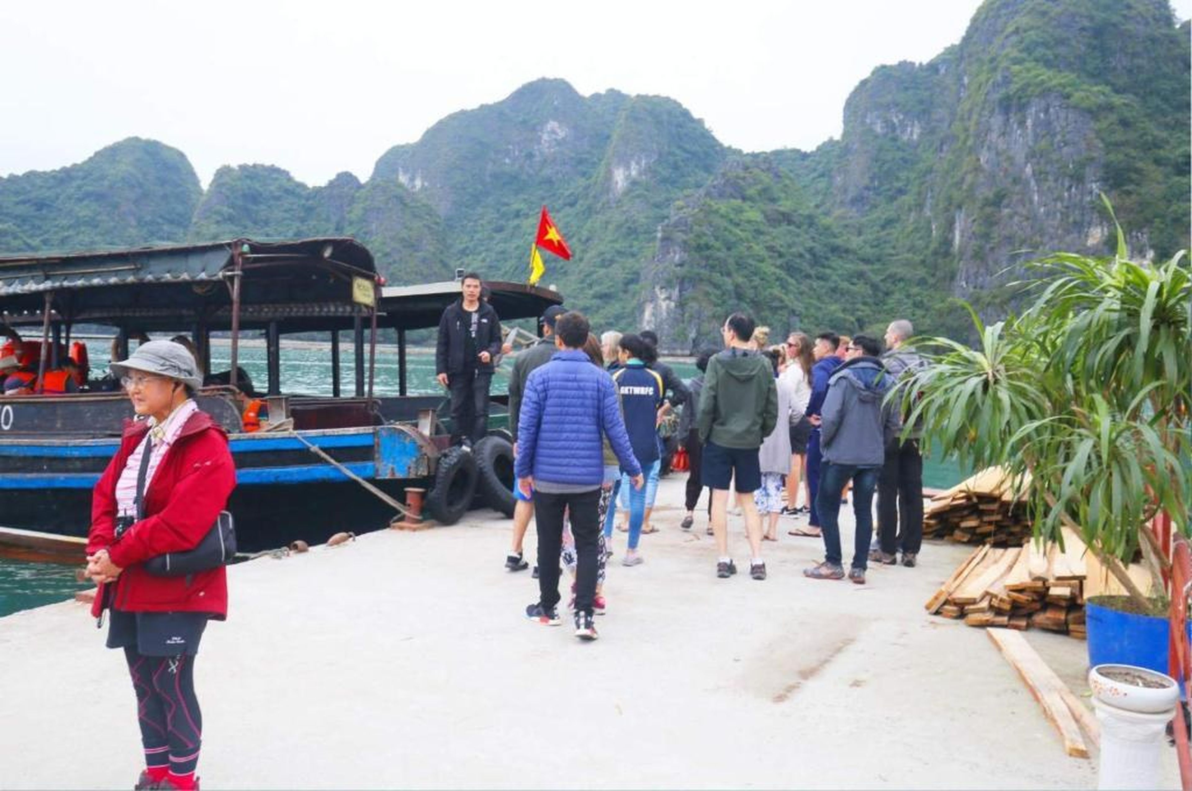 Halong Sapphire Cruises - Hình 19