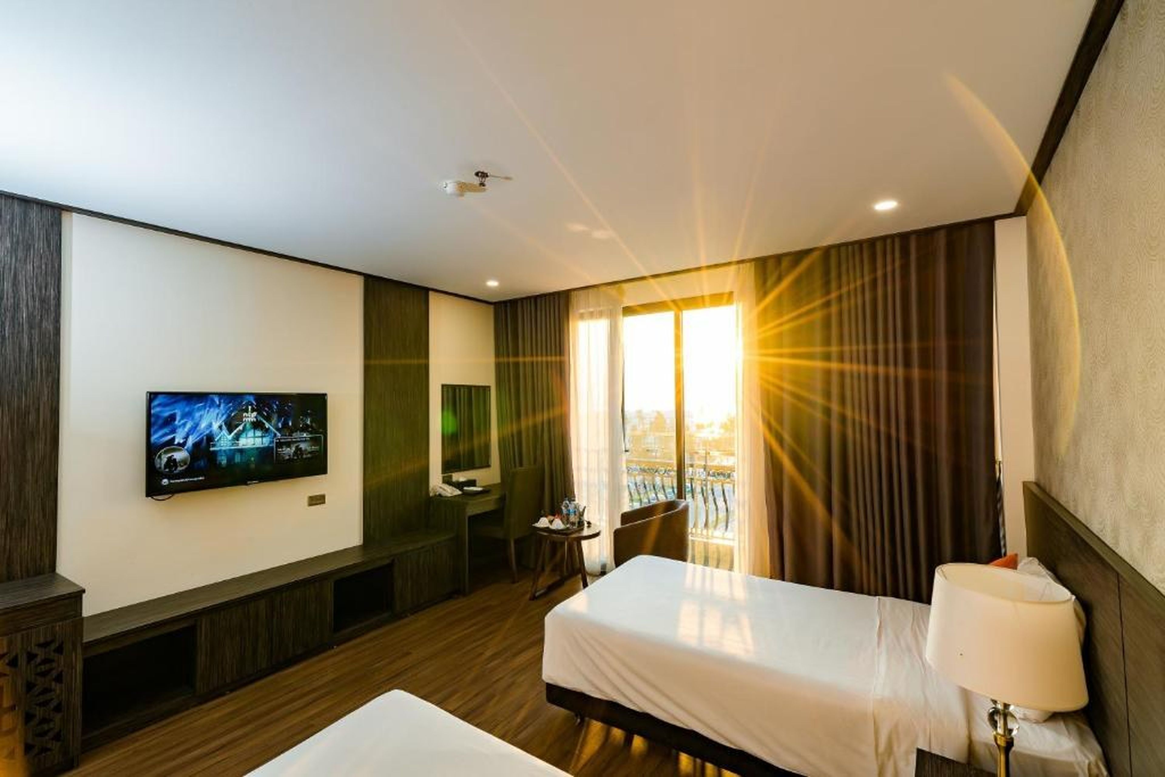 The One Ha Long Hotel - Hình 3