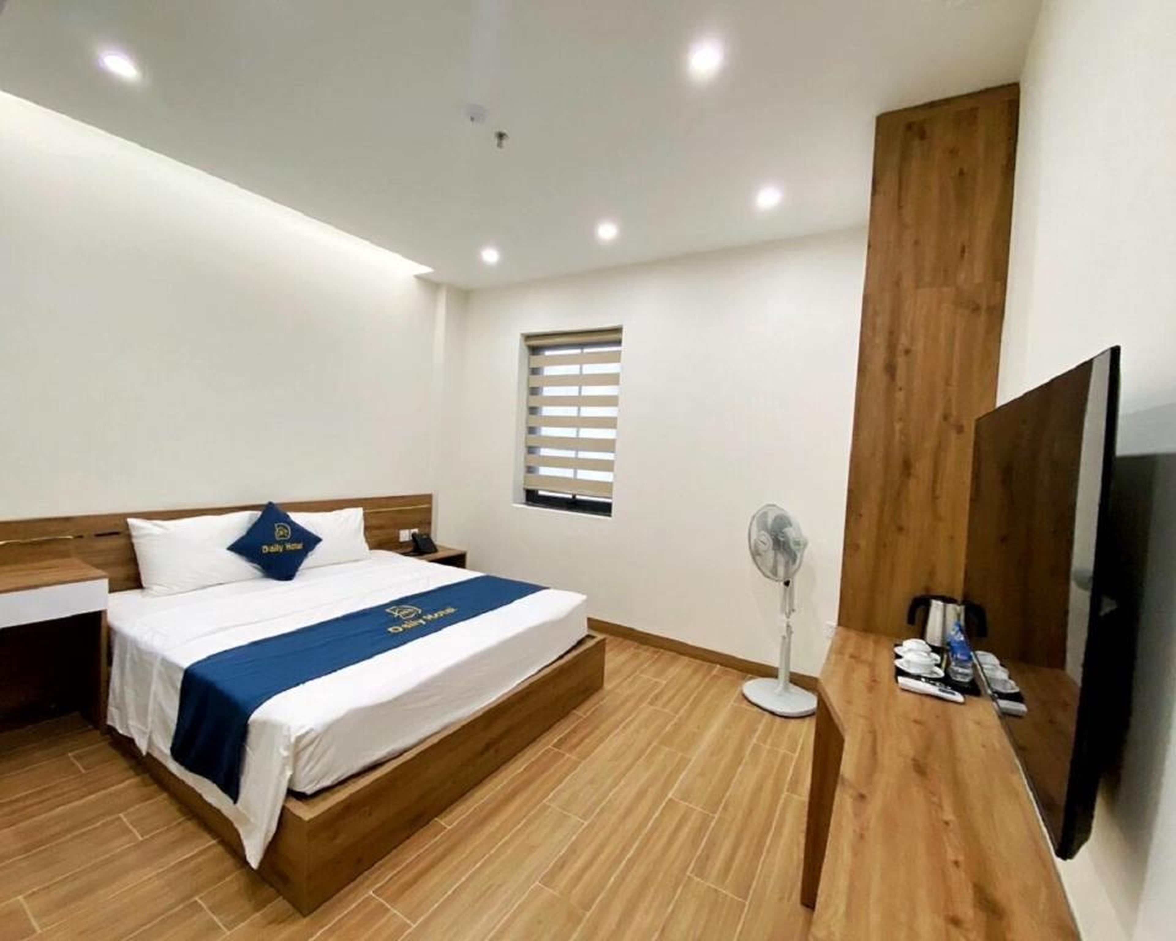 Daily Hotel Halong - Hình 1