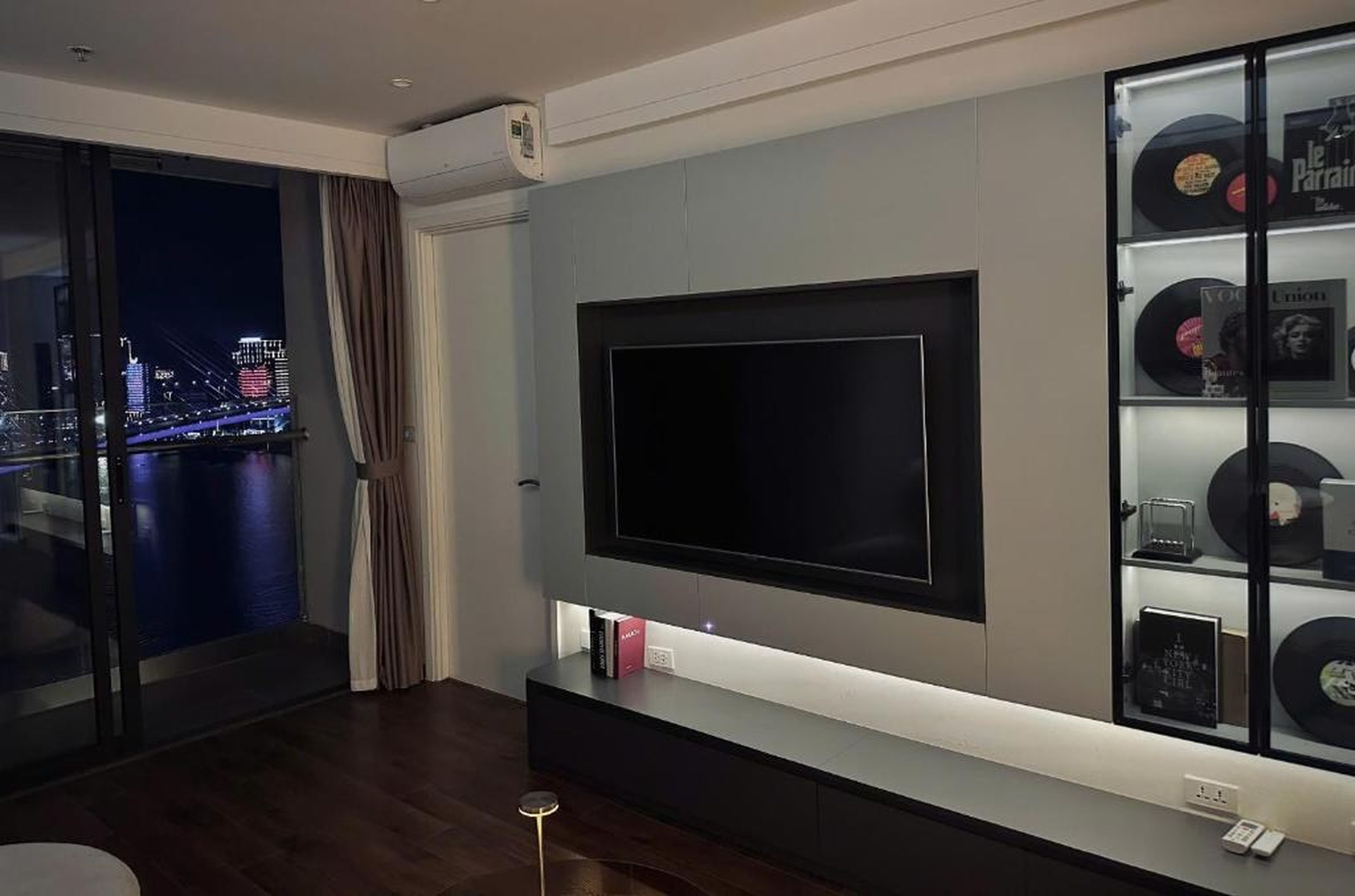 Apartment on 20th & 31st floor, Bai Chay Bridge & Ha Long Bay view - Hình 34