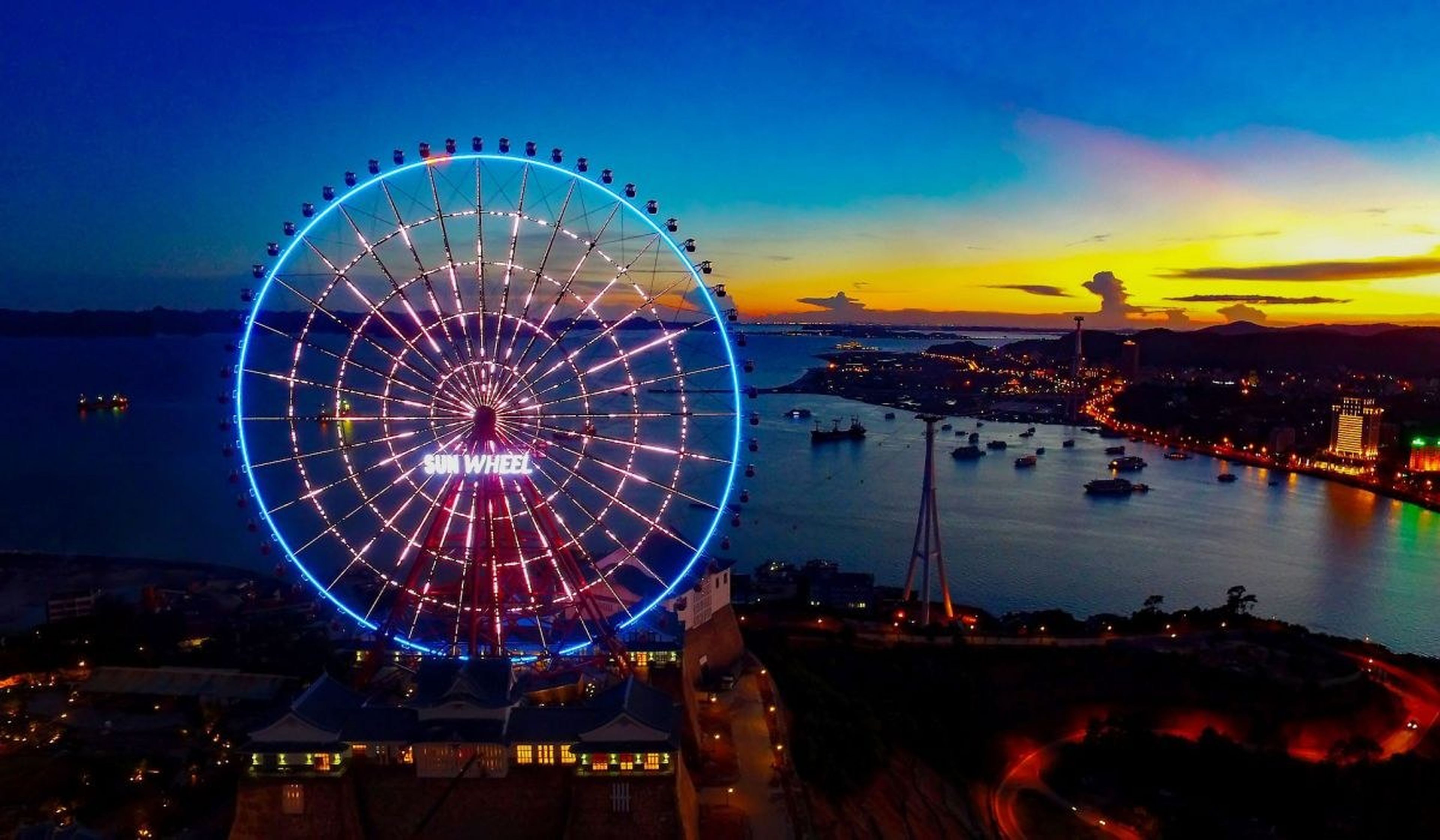 Sun Wheel Hạ Long - Vòng quay mặt trời độc đáo nhất Hạ Long - Hình 1
