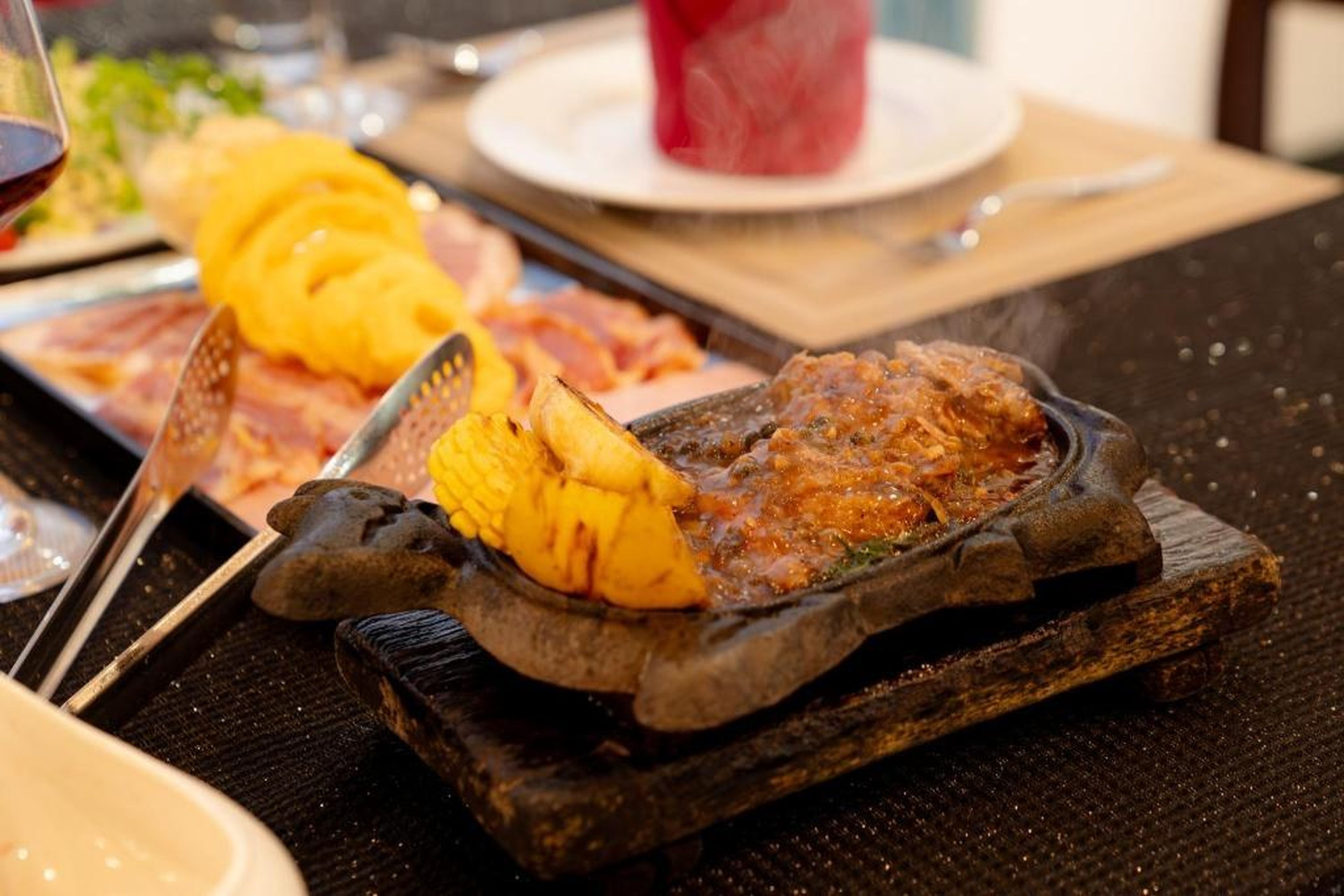 River Way Hotel Ha Long - 500m to Beach - Hình 17