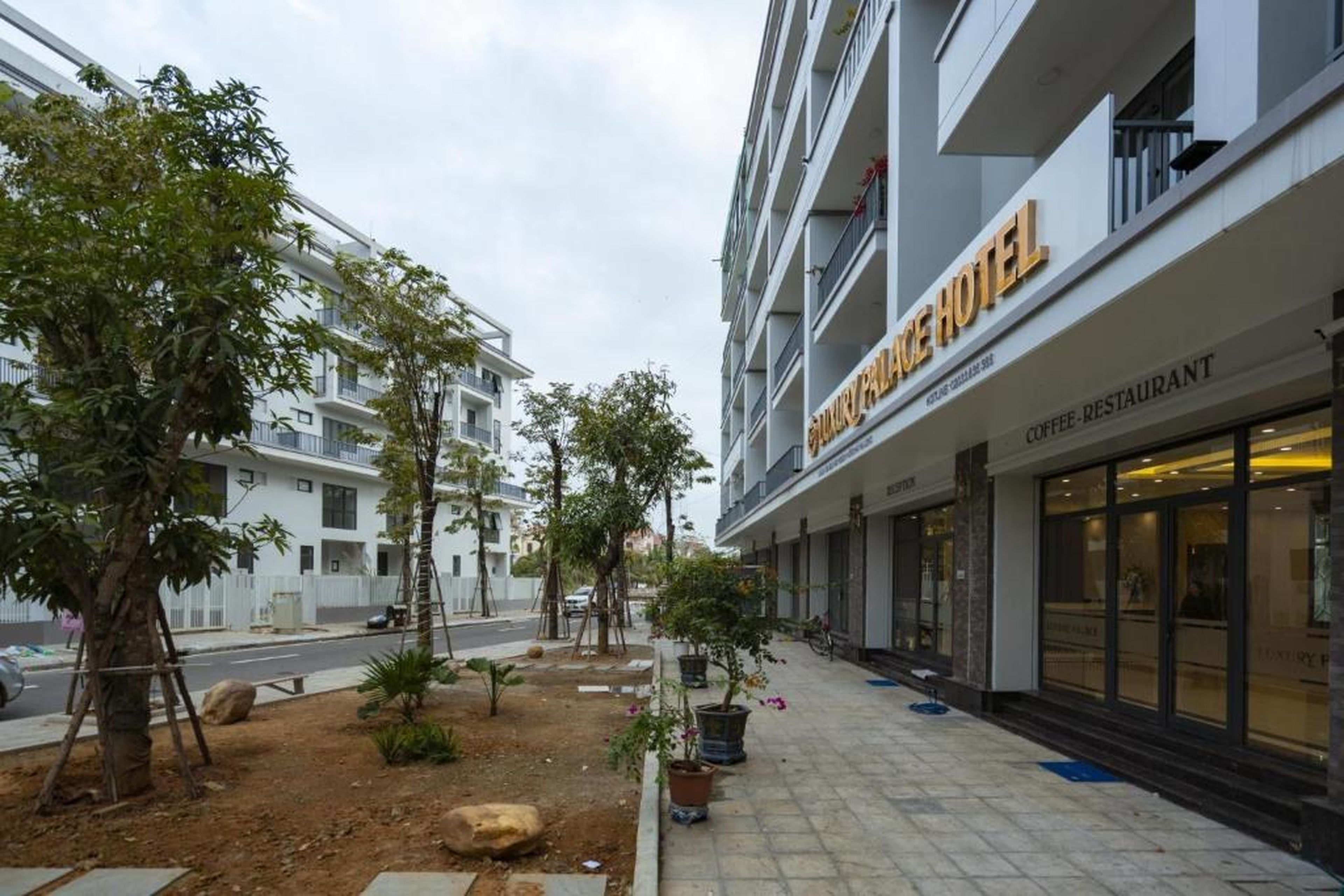 Luxury Palace Hotel - Hình 35