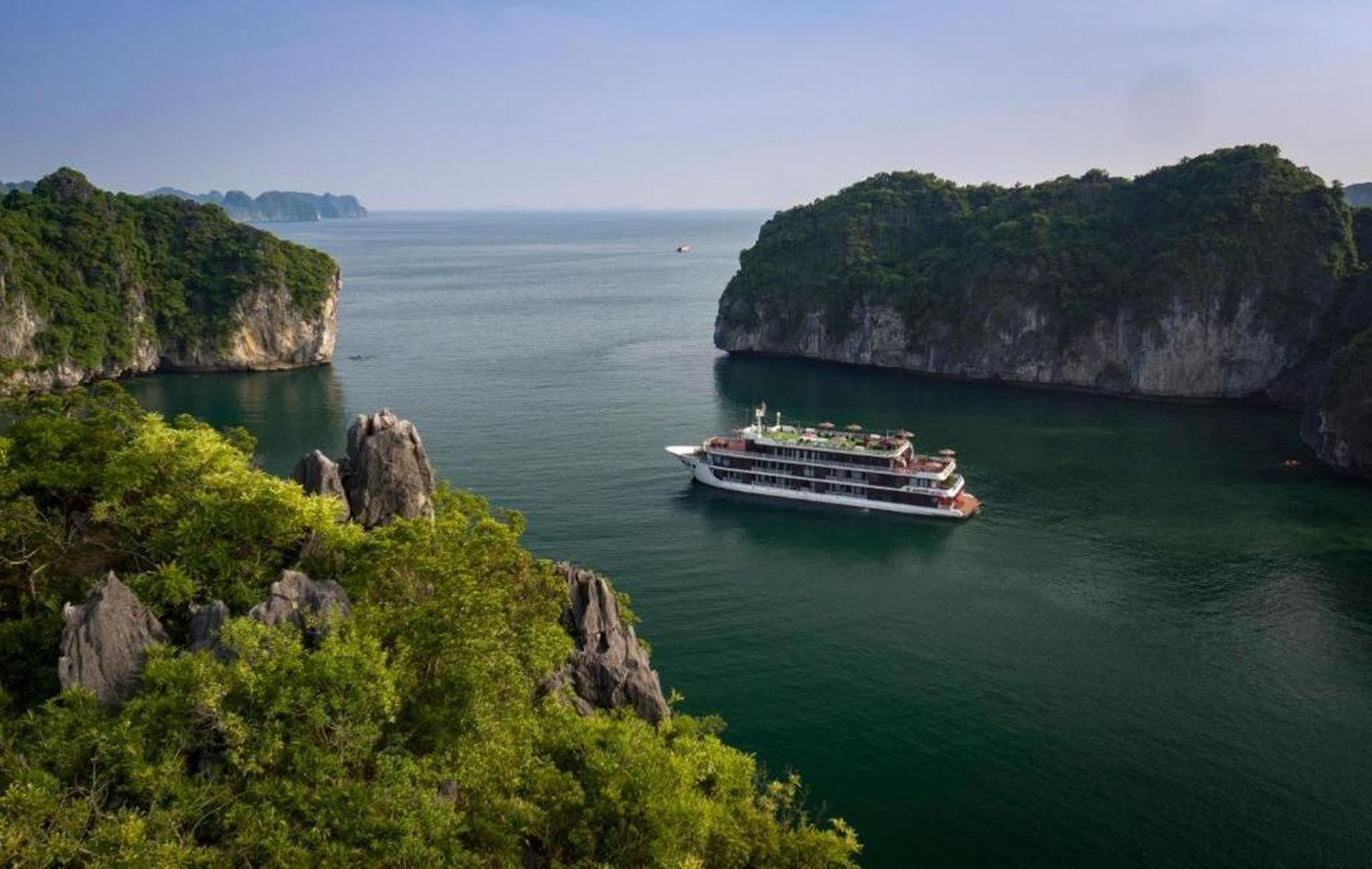 Cruise Lan Ha Bay 2 Day 1 Night pick-up from Hanoi - Hình 13