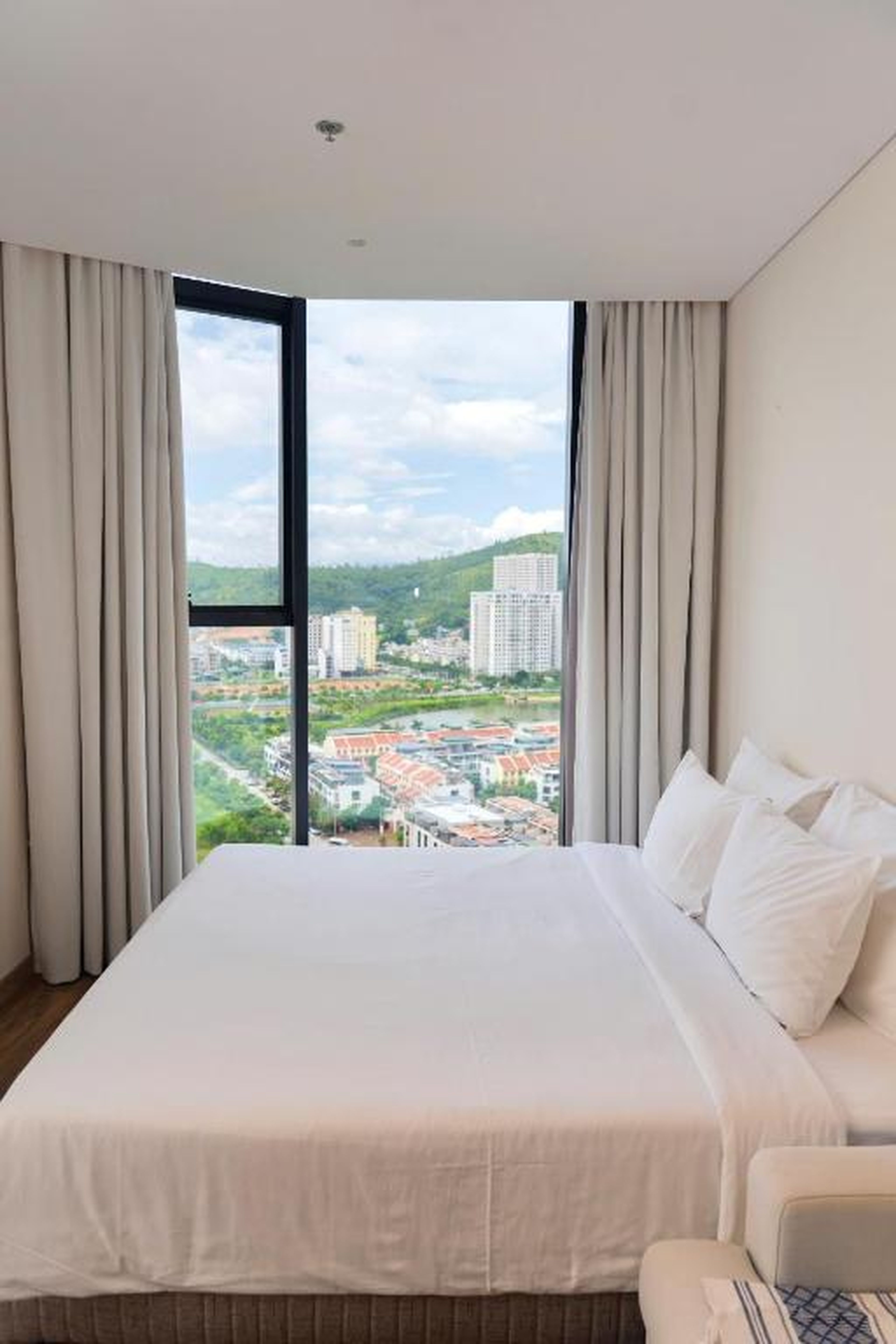 A La Carte Ha long Bay Apartment By JUNHOME - Hình 38