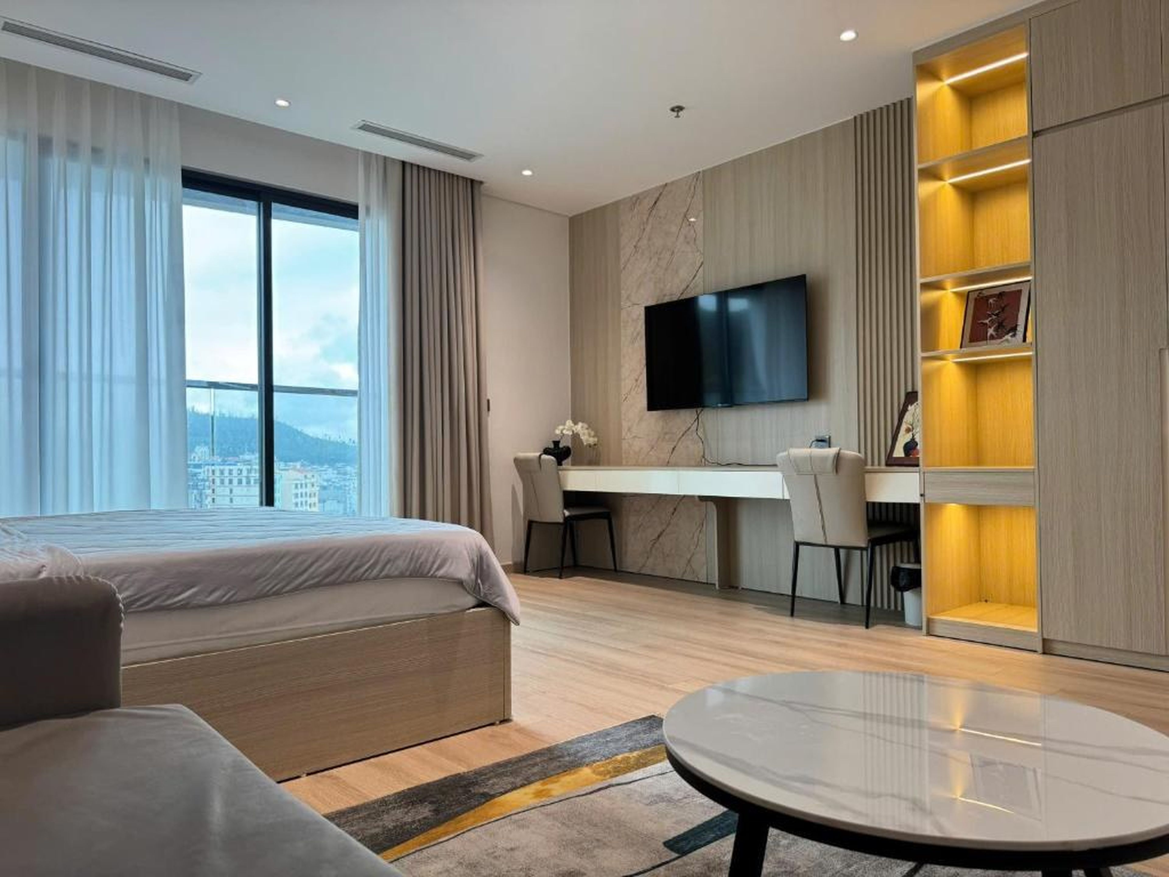 High-rise apartment with ocean view at The Holiday Ha Long - Hình 7