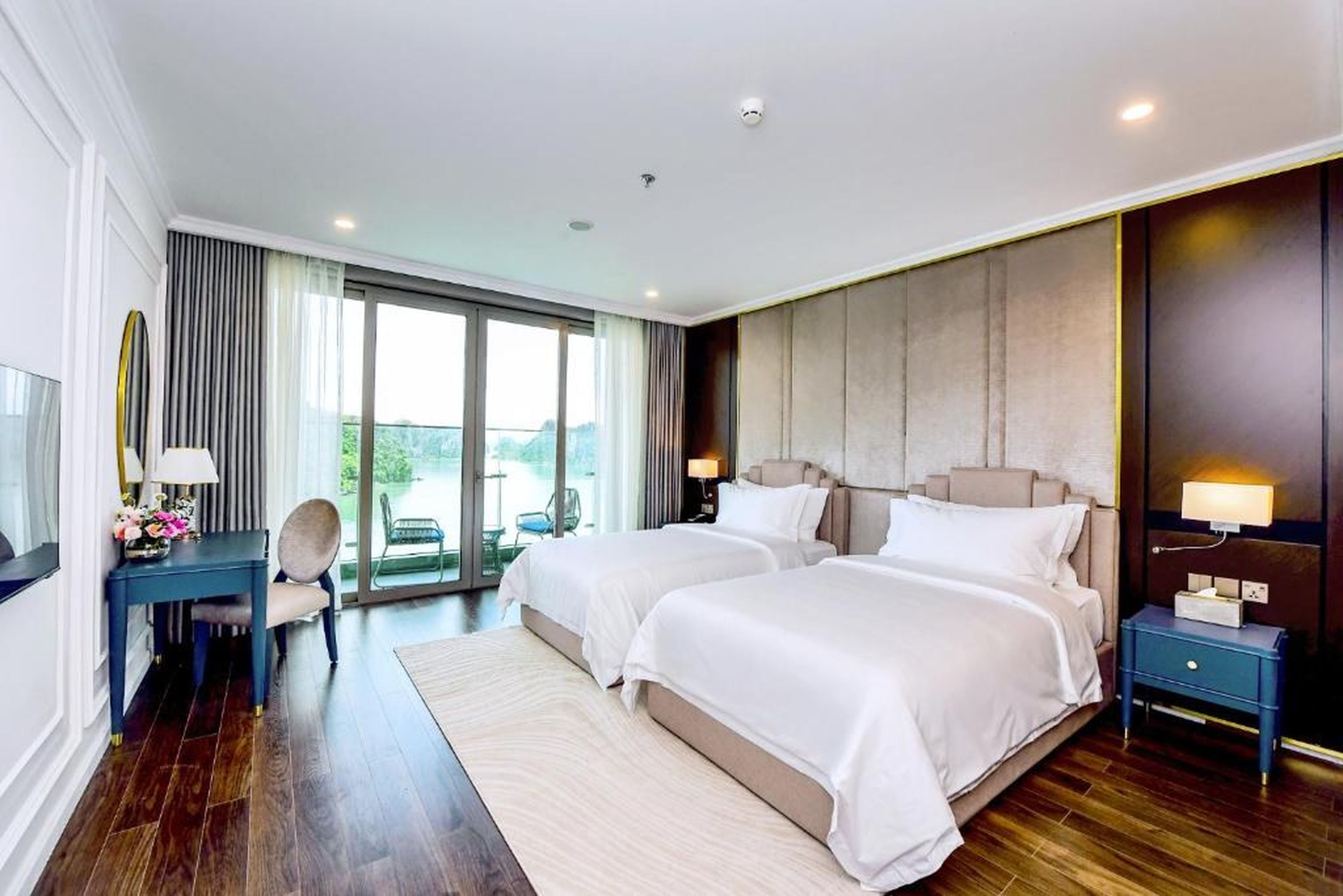 Centara Hotel & Residences Van Don - Hình 7