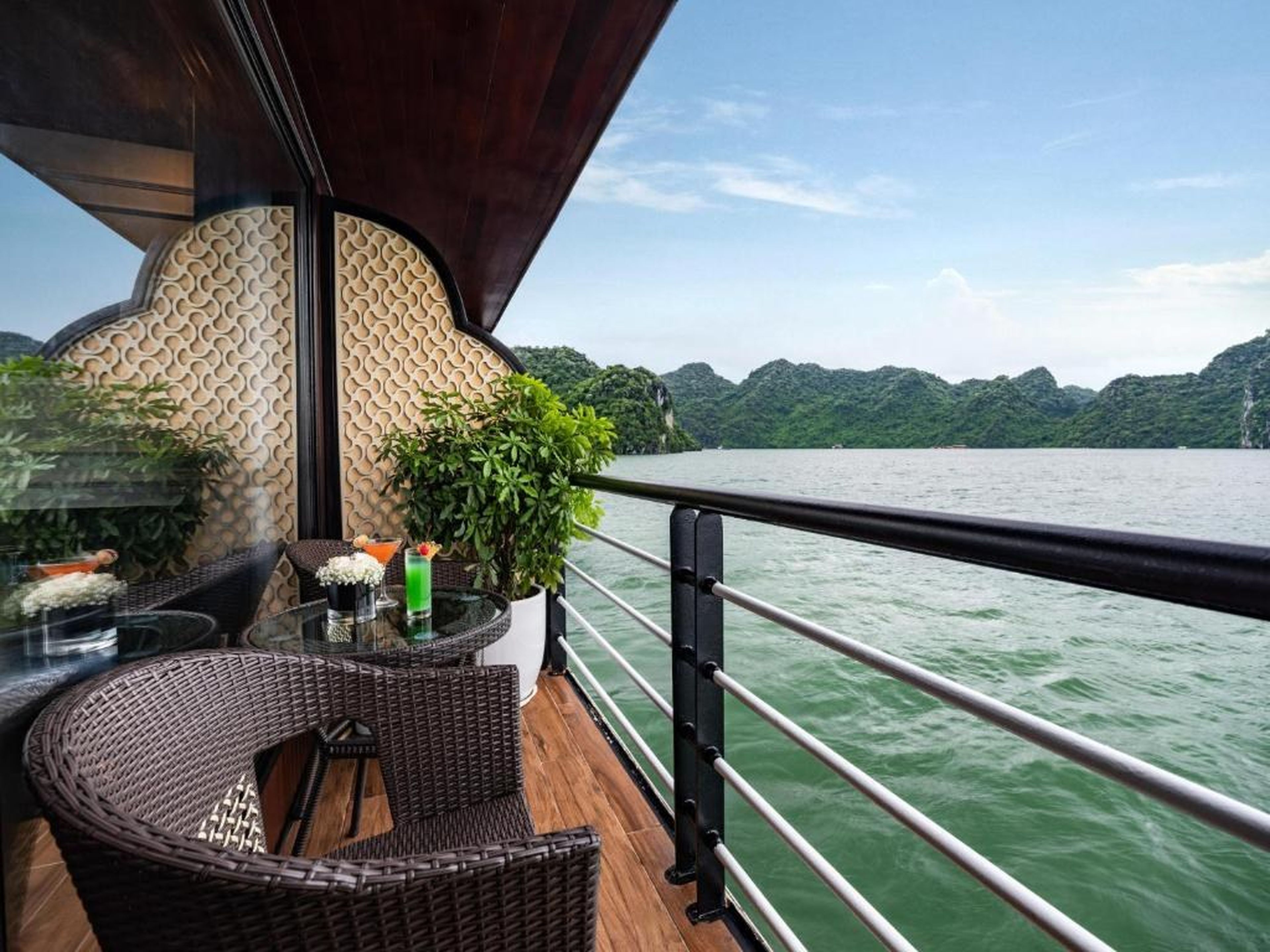 La Casta 5-Star Cruise 2D1N - Lan Ha Bay - Balcony & Bathtub Ocean View - Hình 13