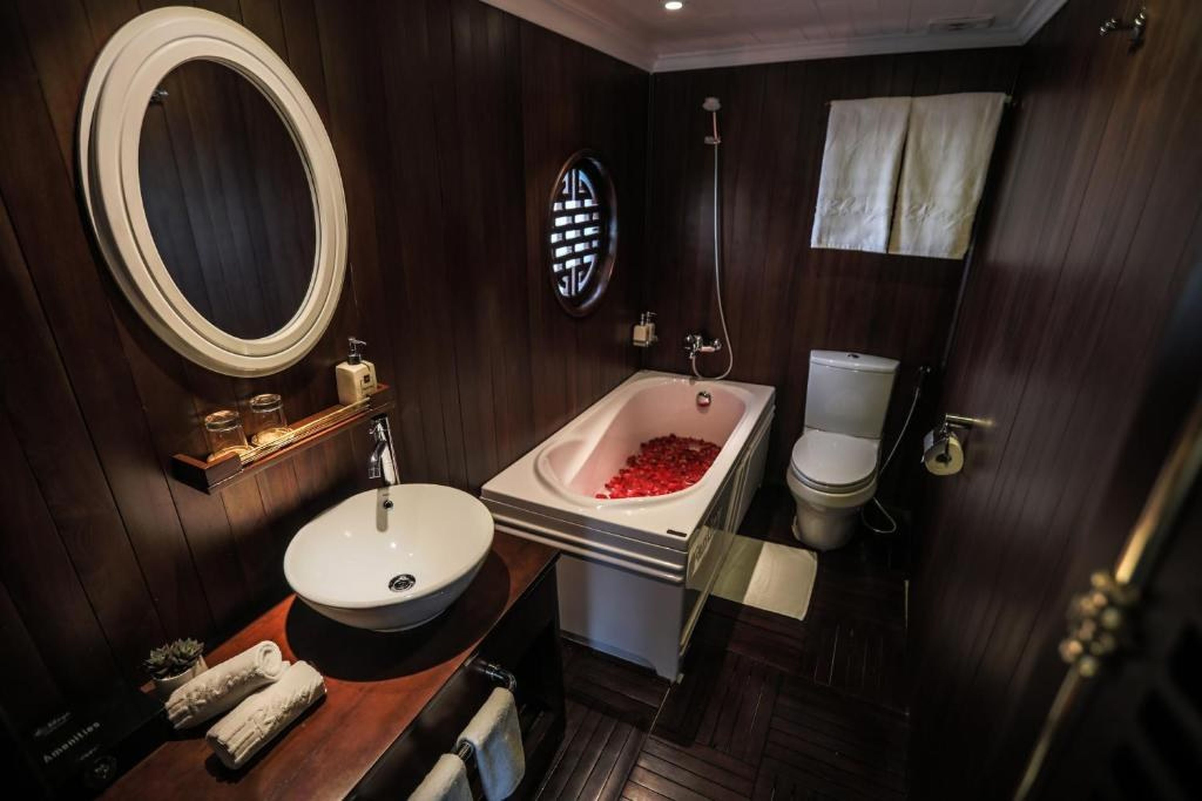 Bhaya Halong Cruises - Hình 3