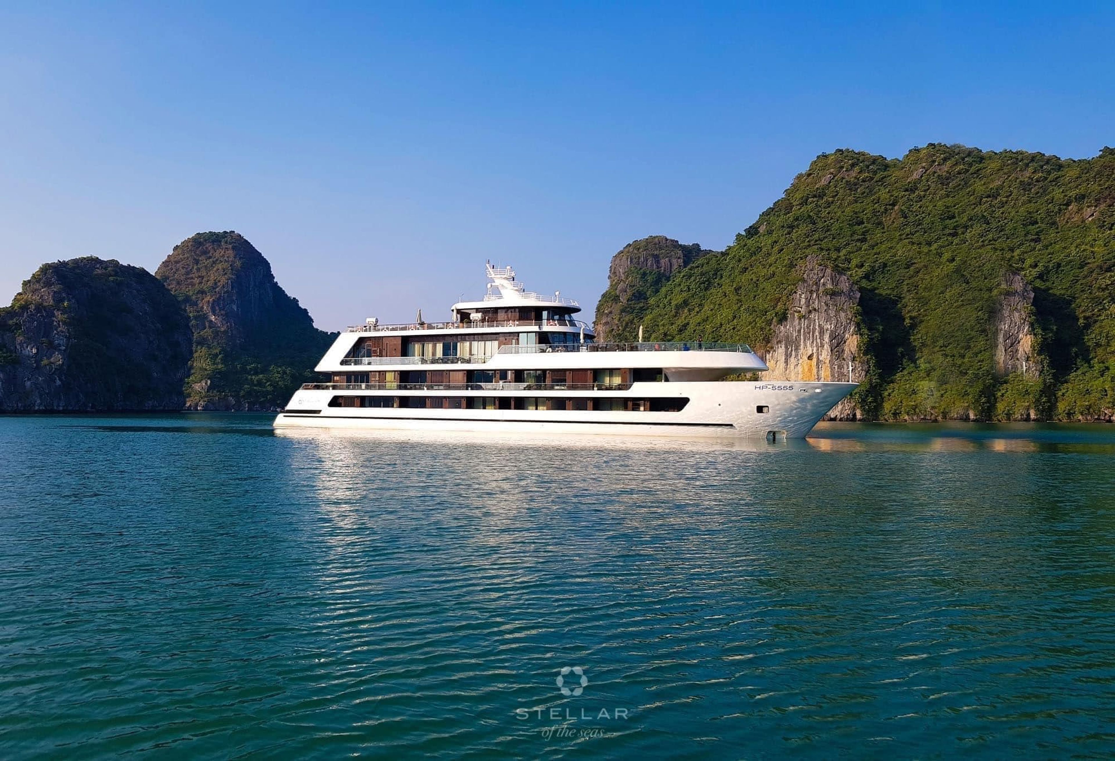 Vi vu đón Tết trên vịnh thiên đường cùng 5 du thuyền Hạ Long 5 sao - Hình 6