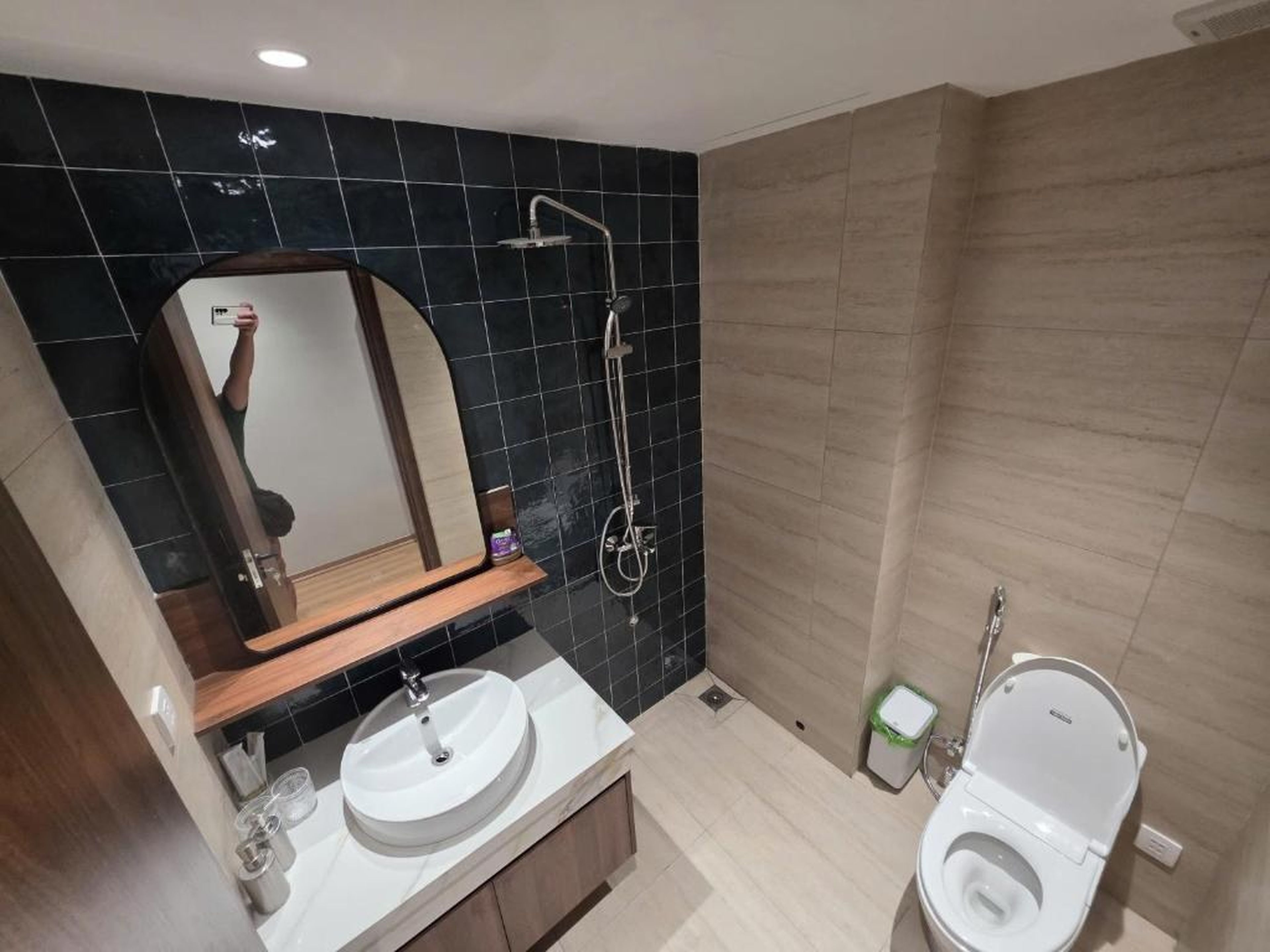 Cozy Nest Homestay Ha Long - Hình 20