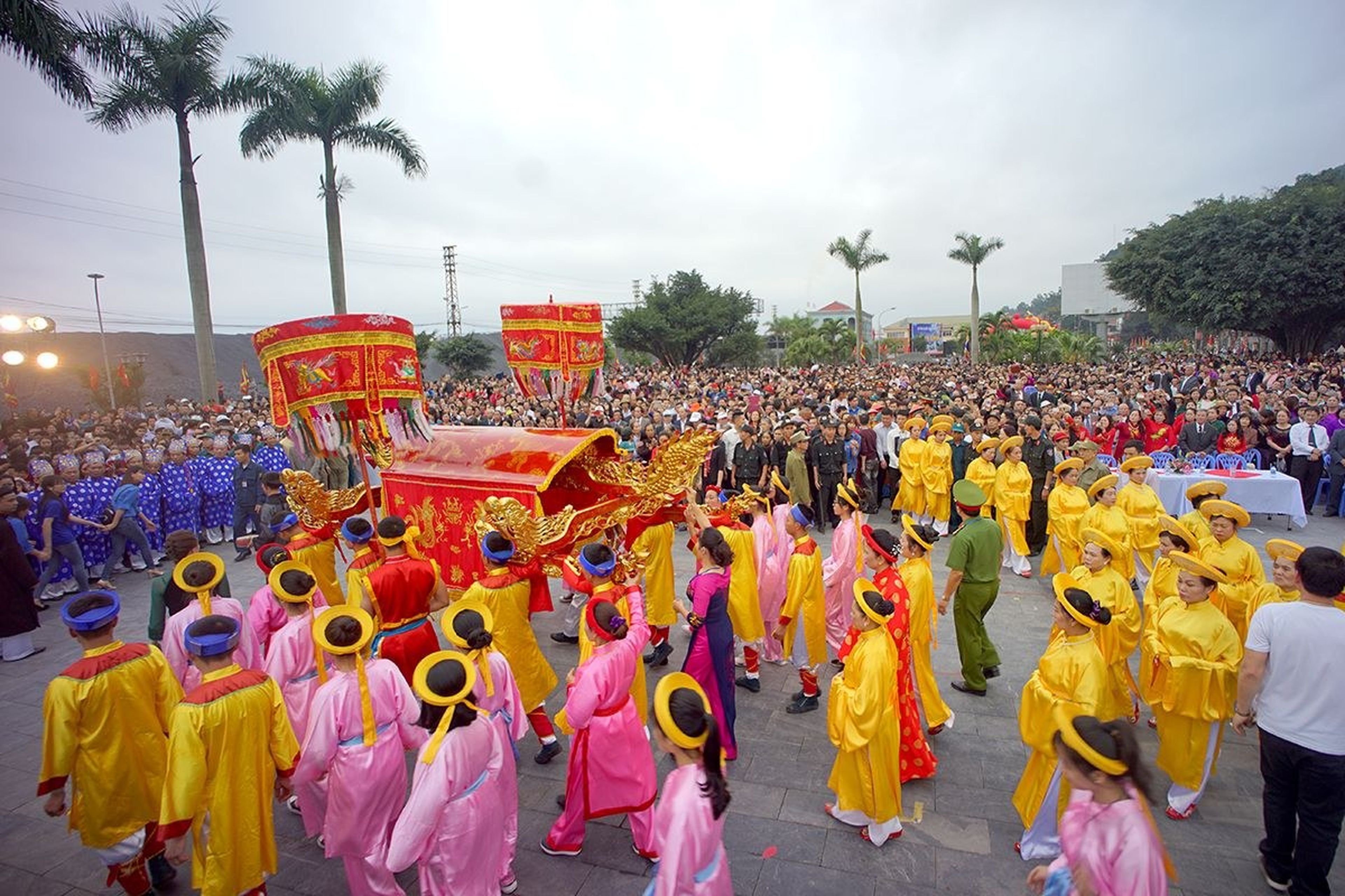The 700-Year-Old Cua Ong Temple Complex in Quang Ninh - Hình 5