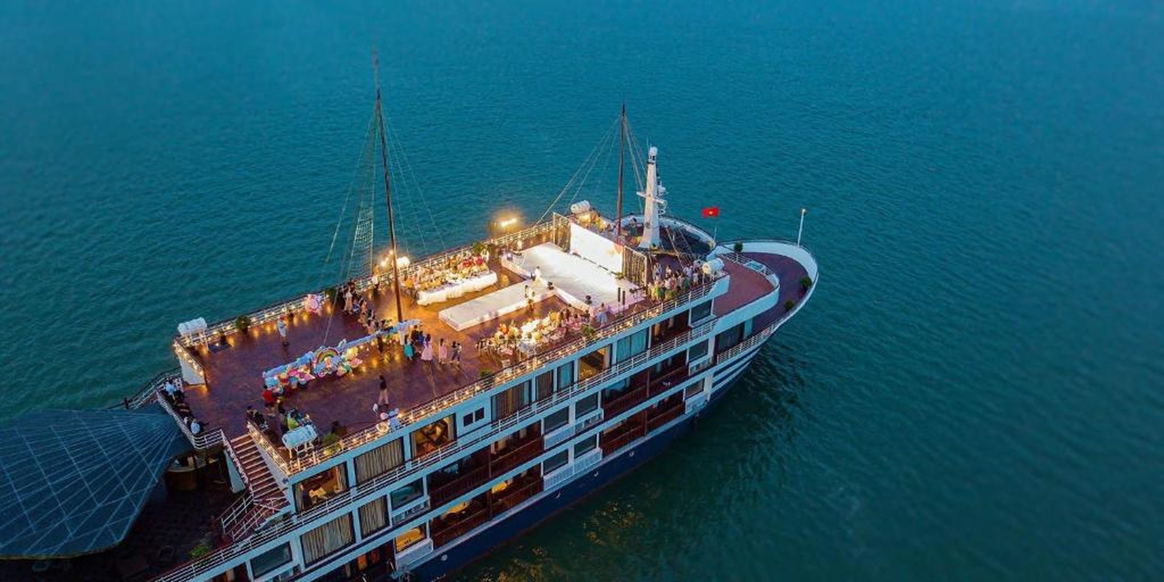 Erina Cruise - Hình 12