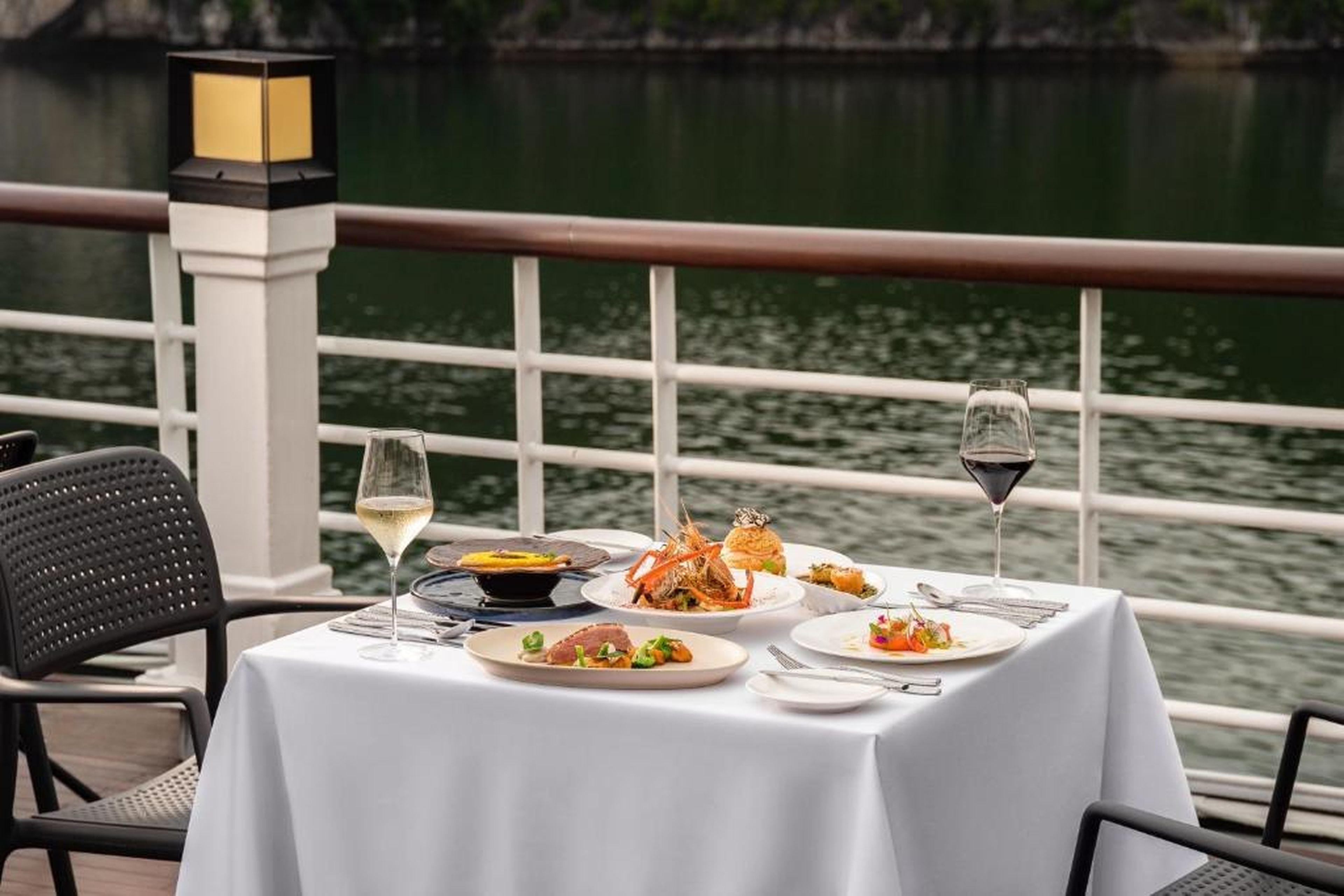 Ambassador Signature Cruise - Lan Ha Bay - Hình 16