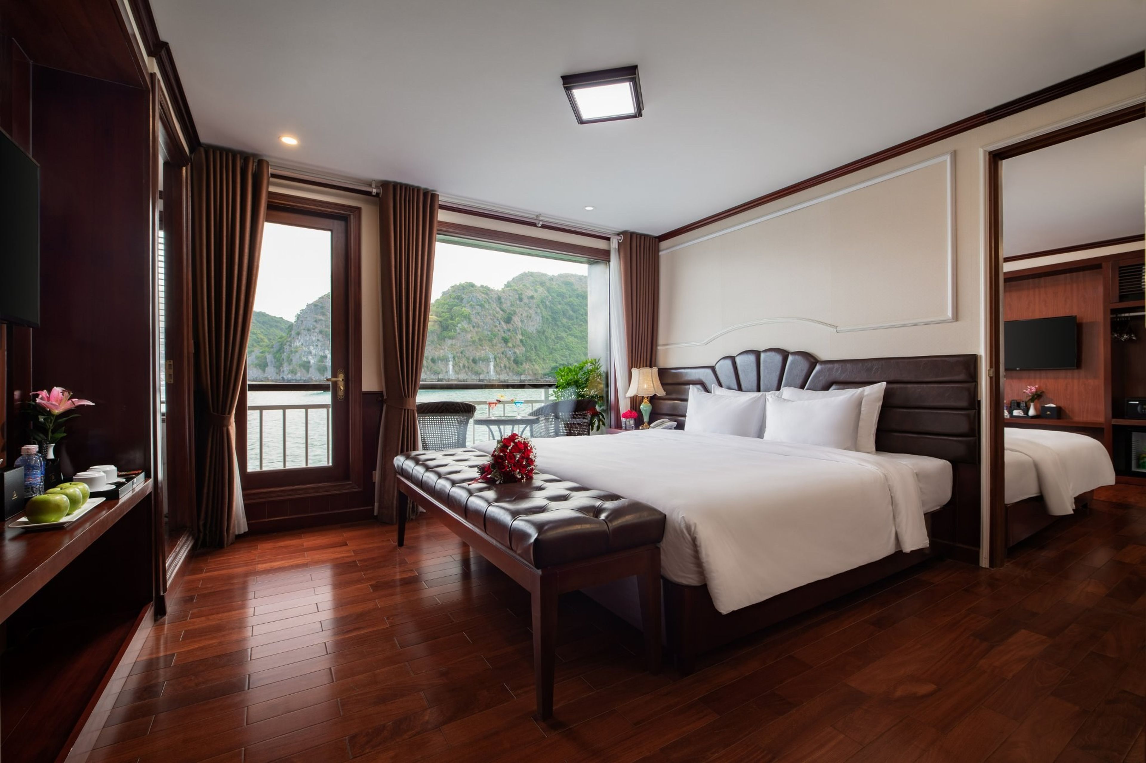 2D1N Ha Long Tour: A Luxurious Experience on the 5-Star Dora Cruise - Hình 3