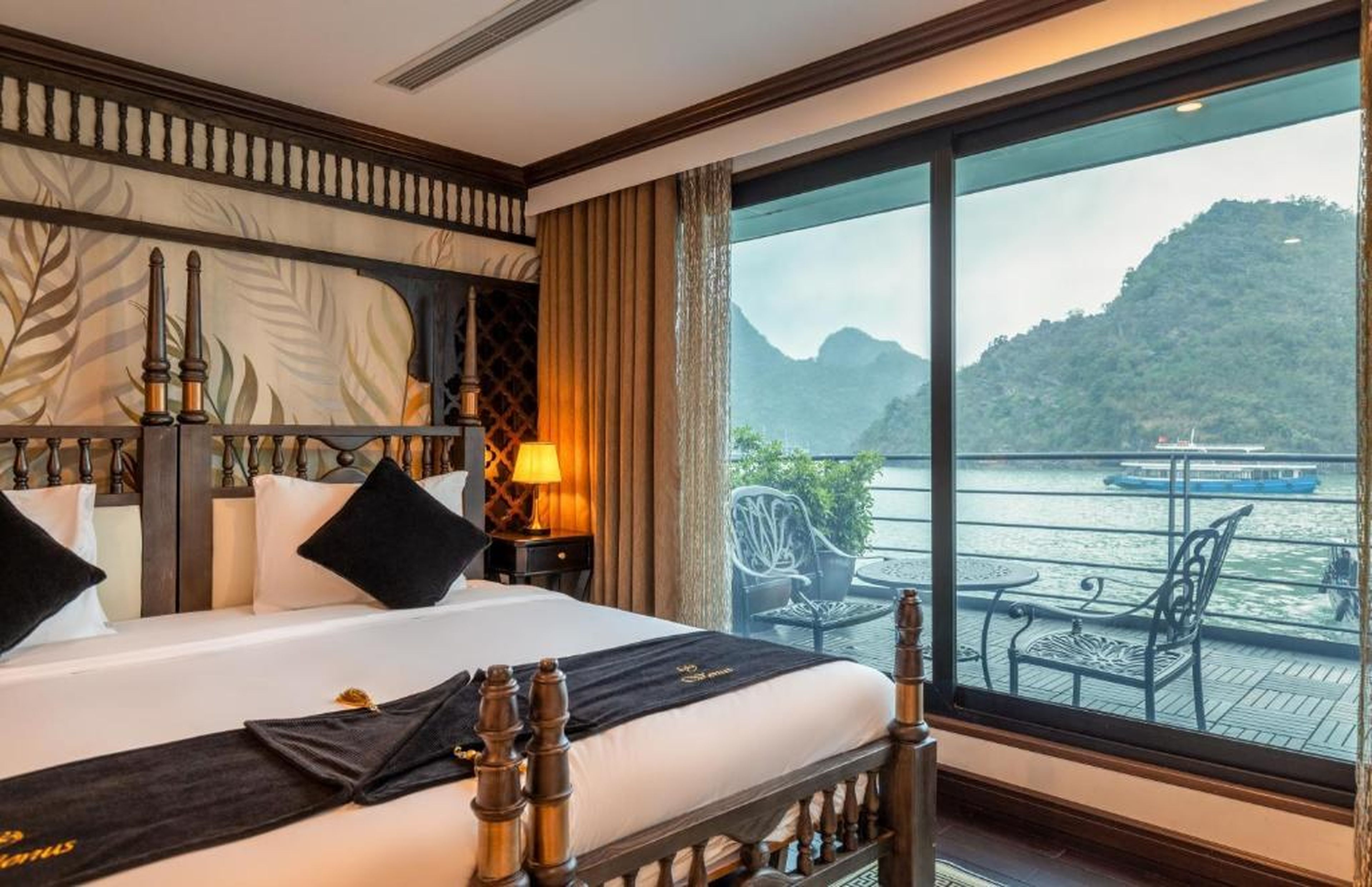 Venus Cruises Halong Bay by Venus Group - Hình 37