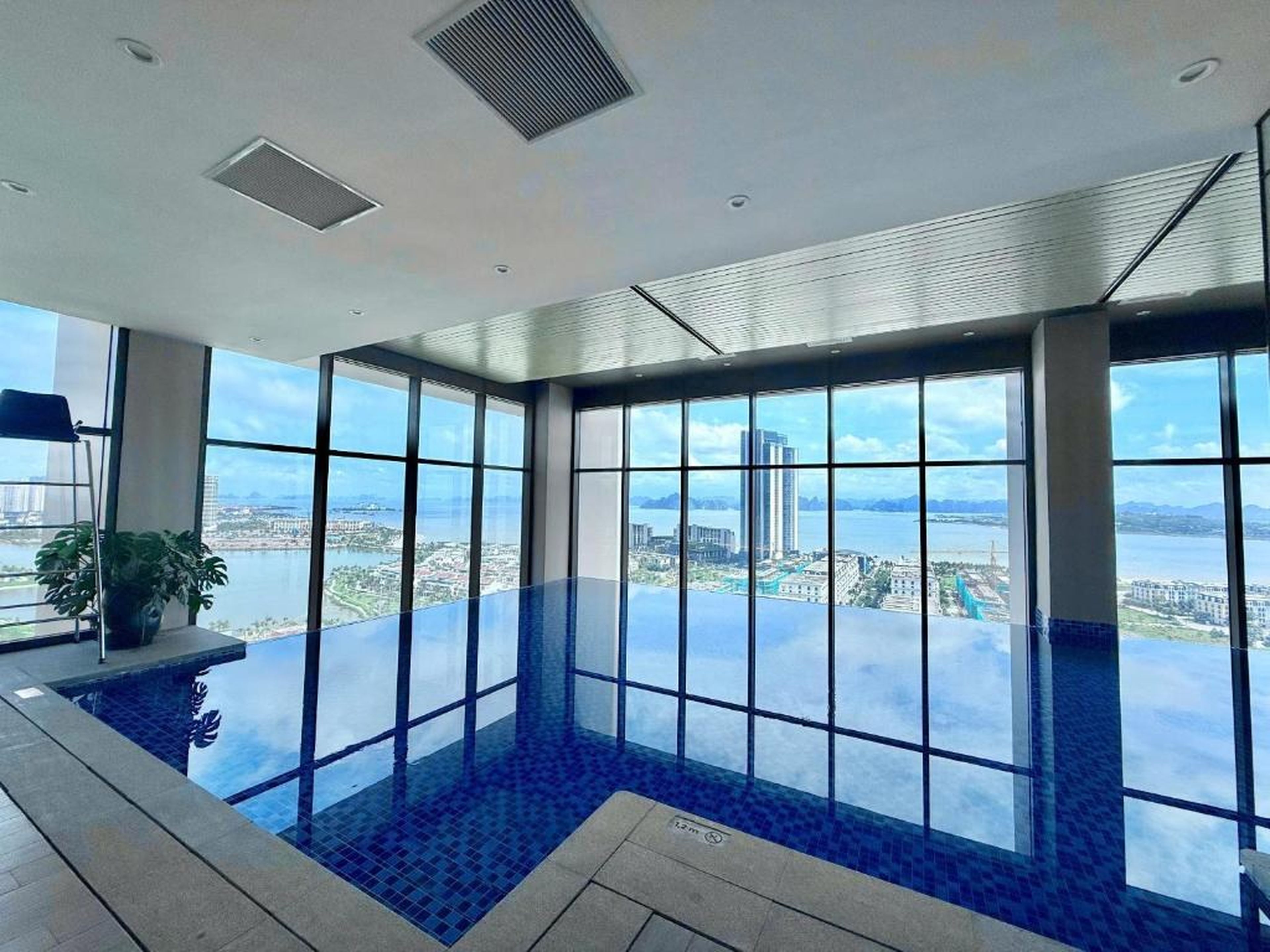 ICON40 Luxury Apartment Hạ Long - Hình 6